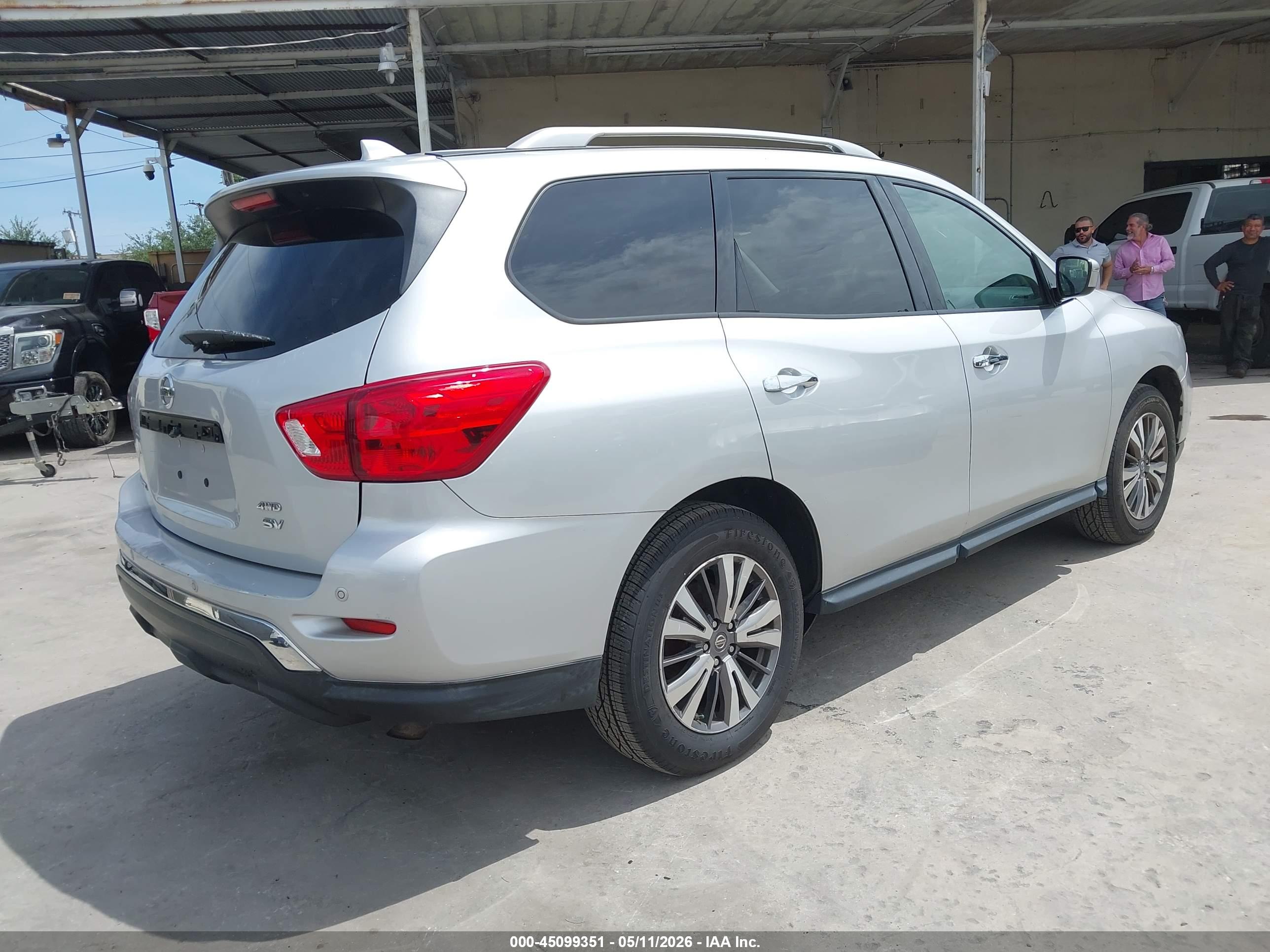 NISSAN PATHFINDER image 4