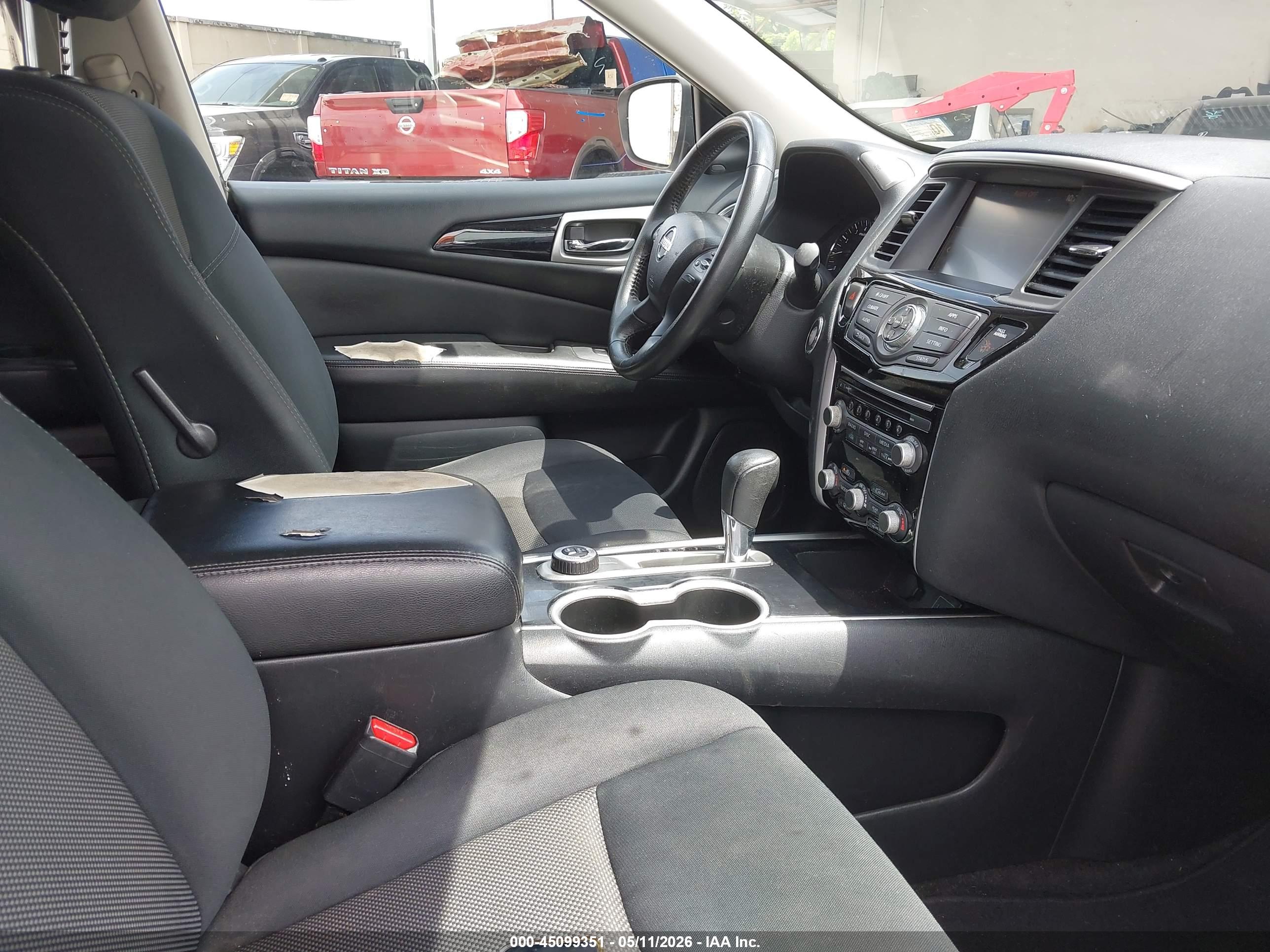 NISSAN PATHFINDER image 5