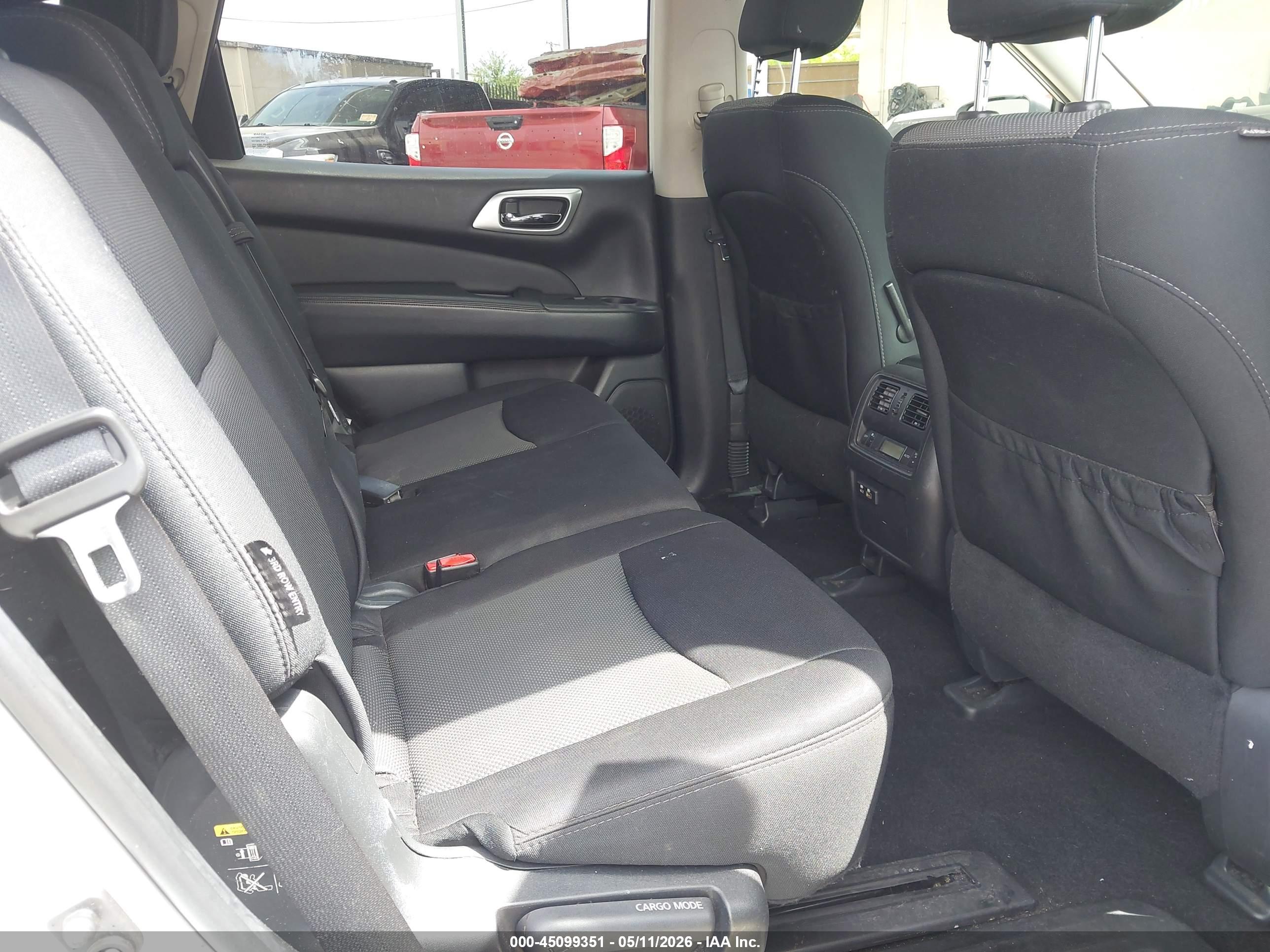 NISSAN PATHFINDER image 8