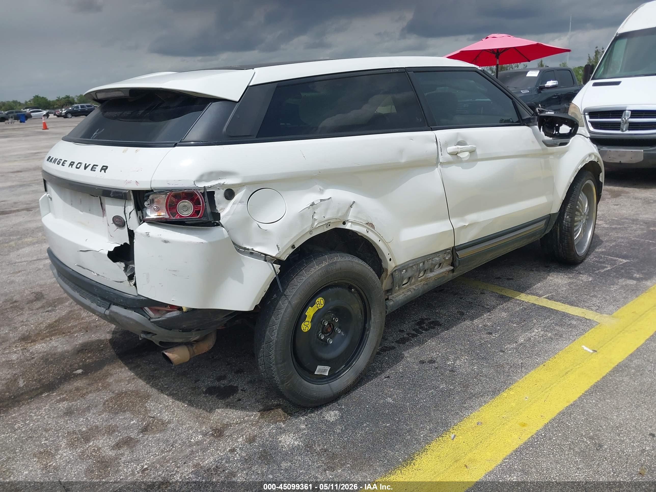 LAND ROVER image 4