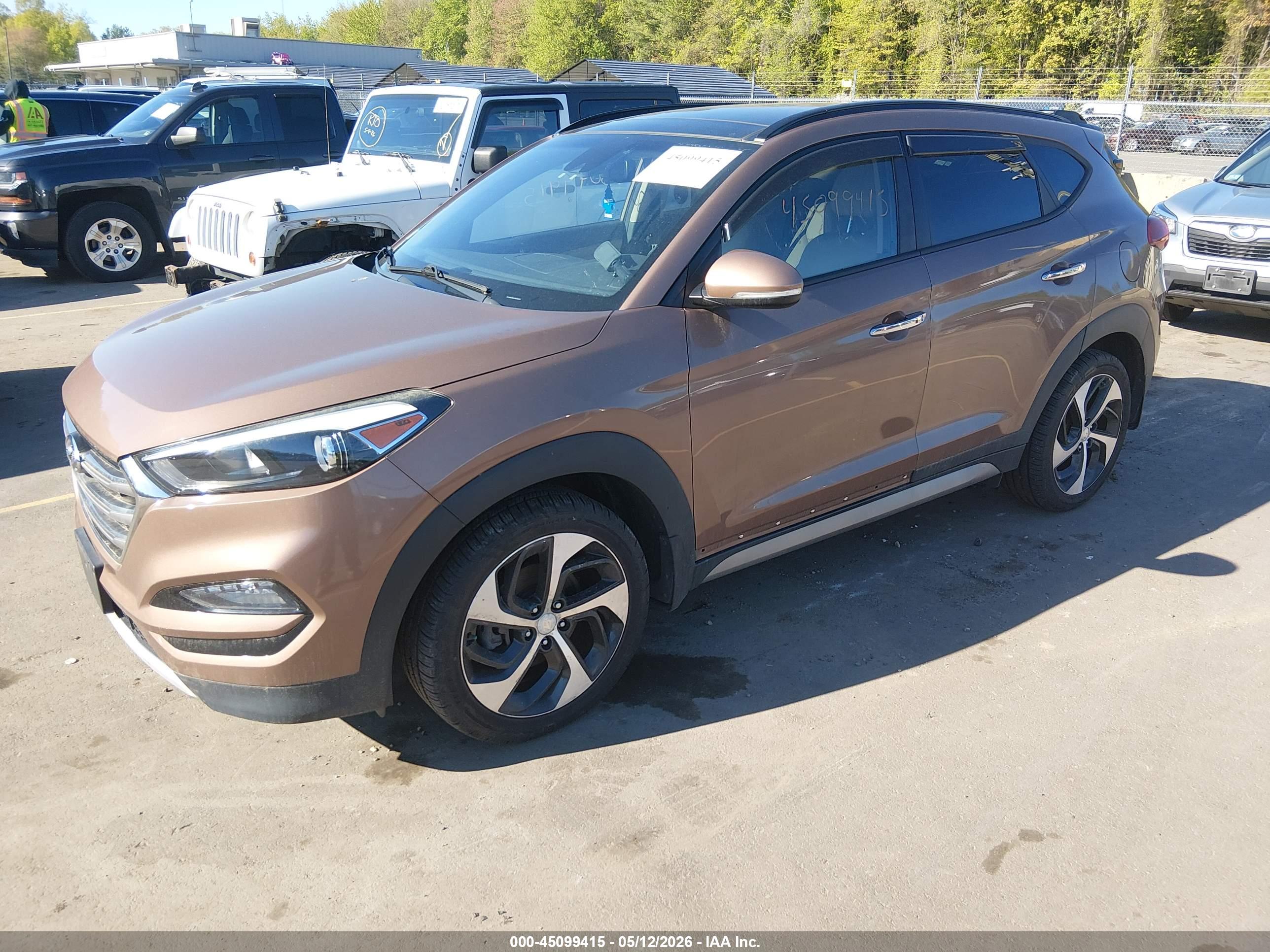HYUNDAI TUCSON image 2