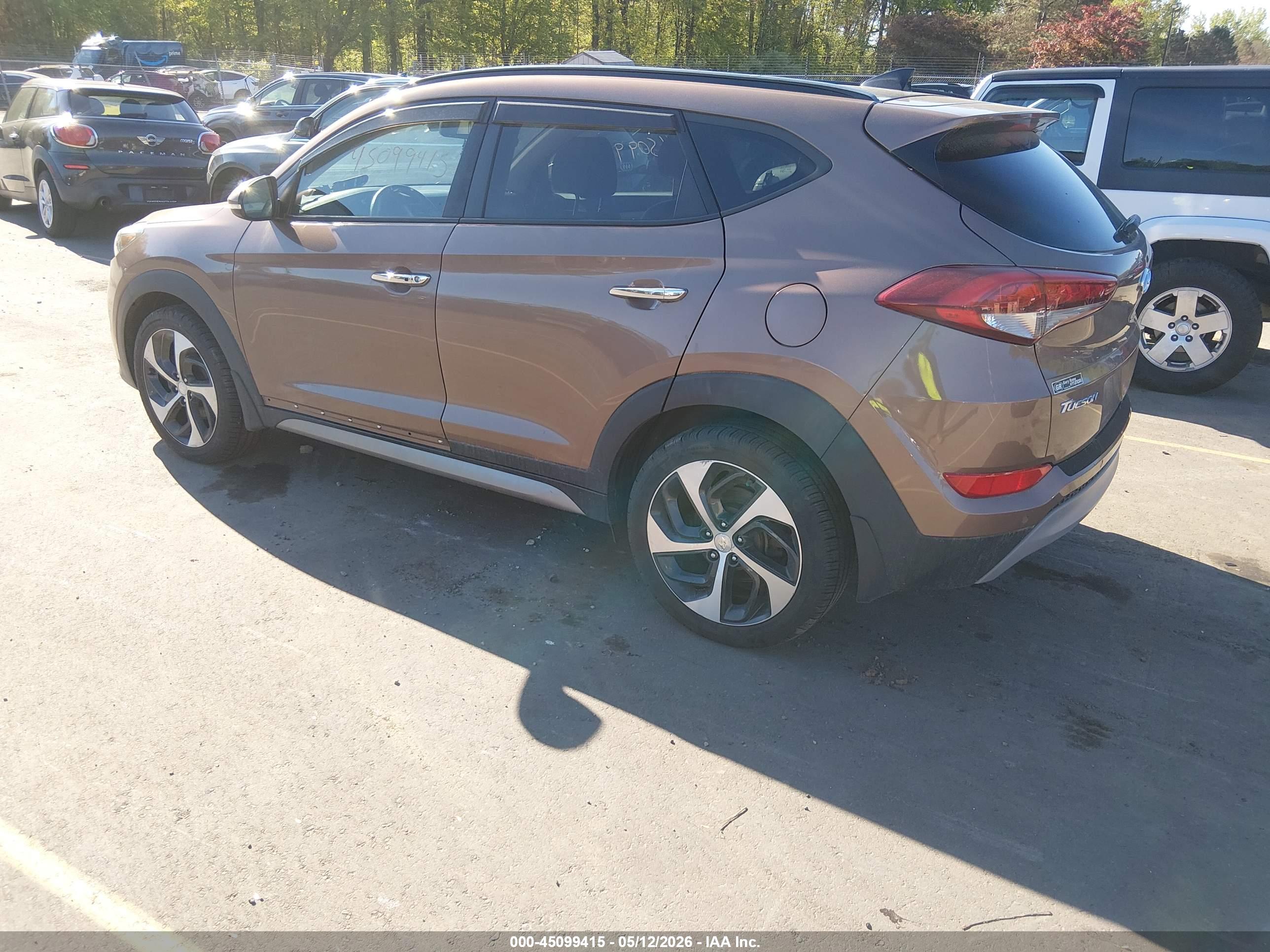 HYUNDAI TUCSON image 3