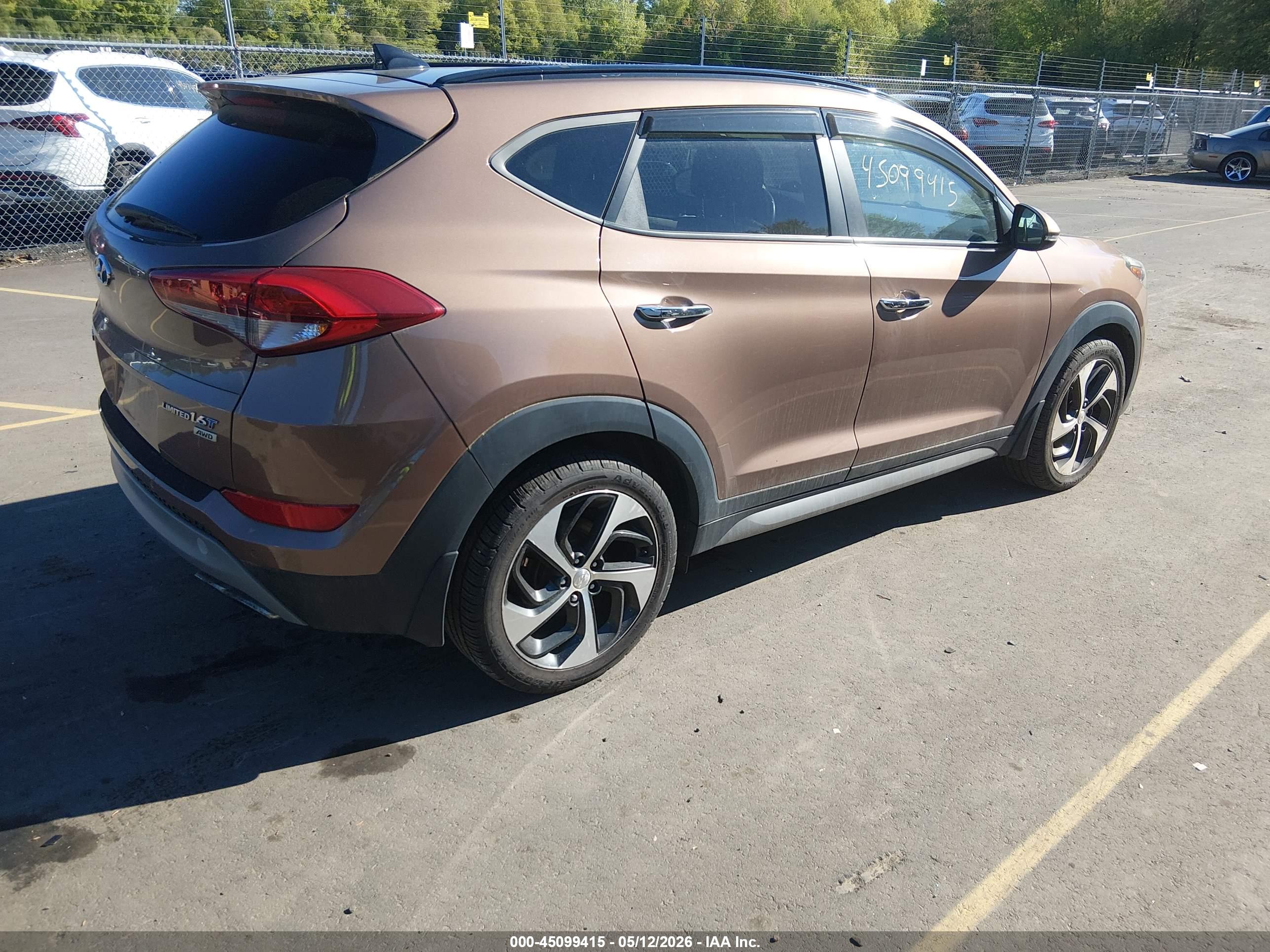 HYUNDAI TUCSON image 4