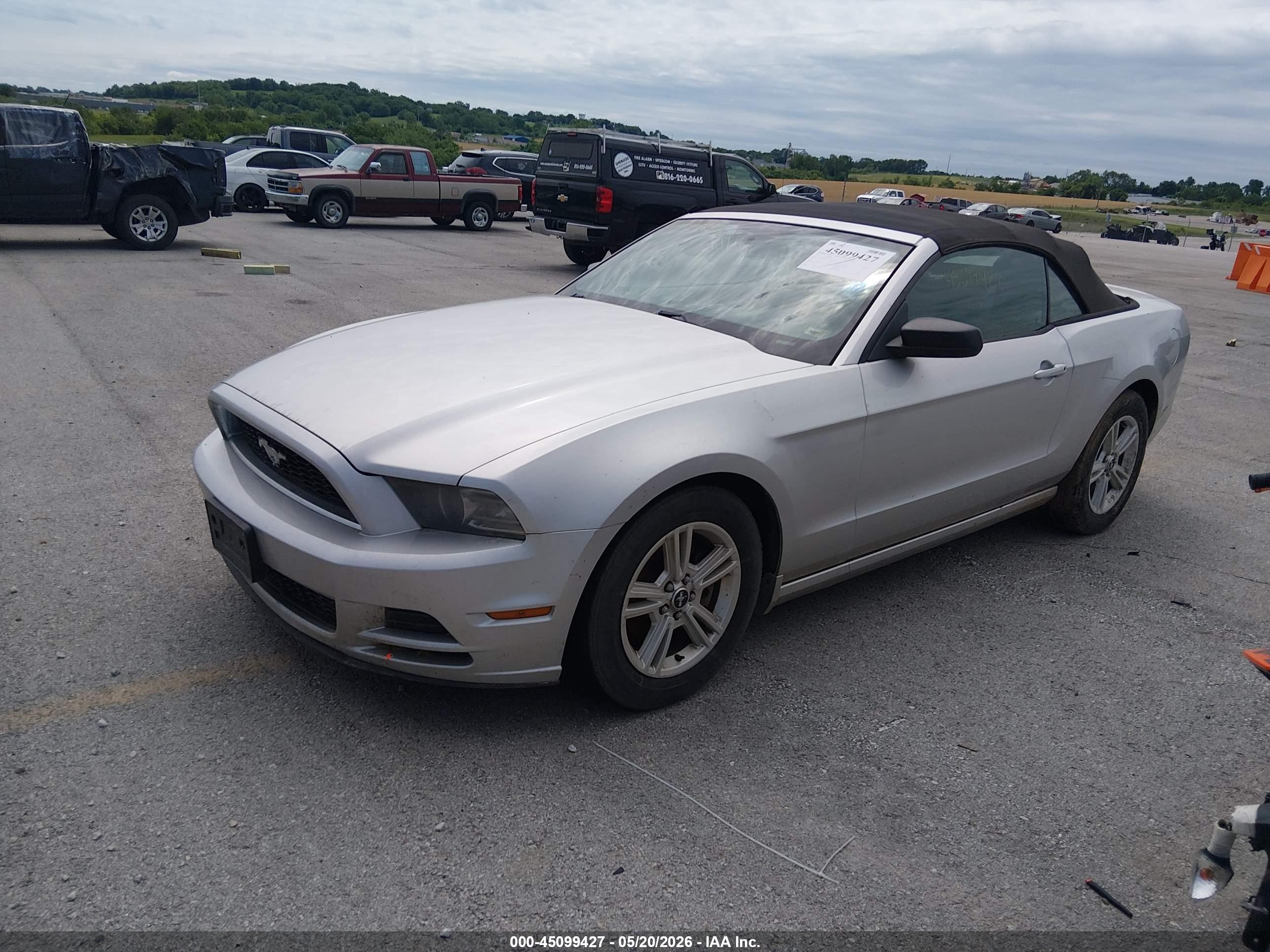FORD MUSTANG image 2