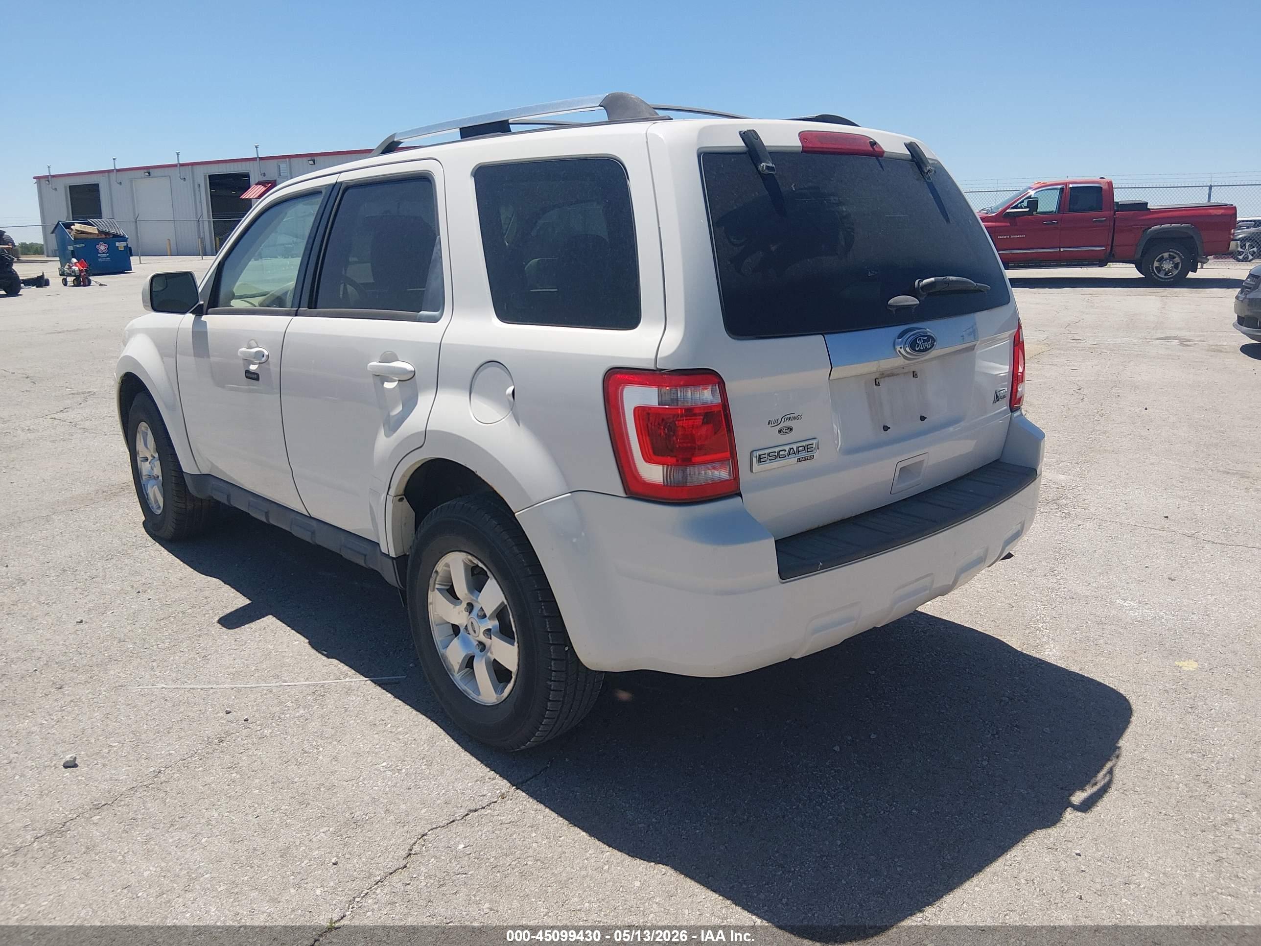 FORD ESCAPE image 3