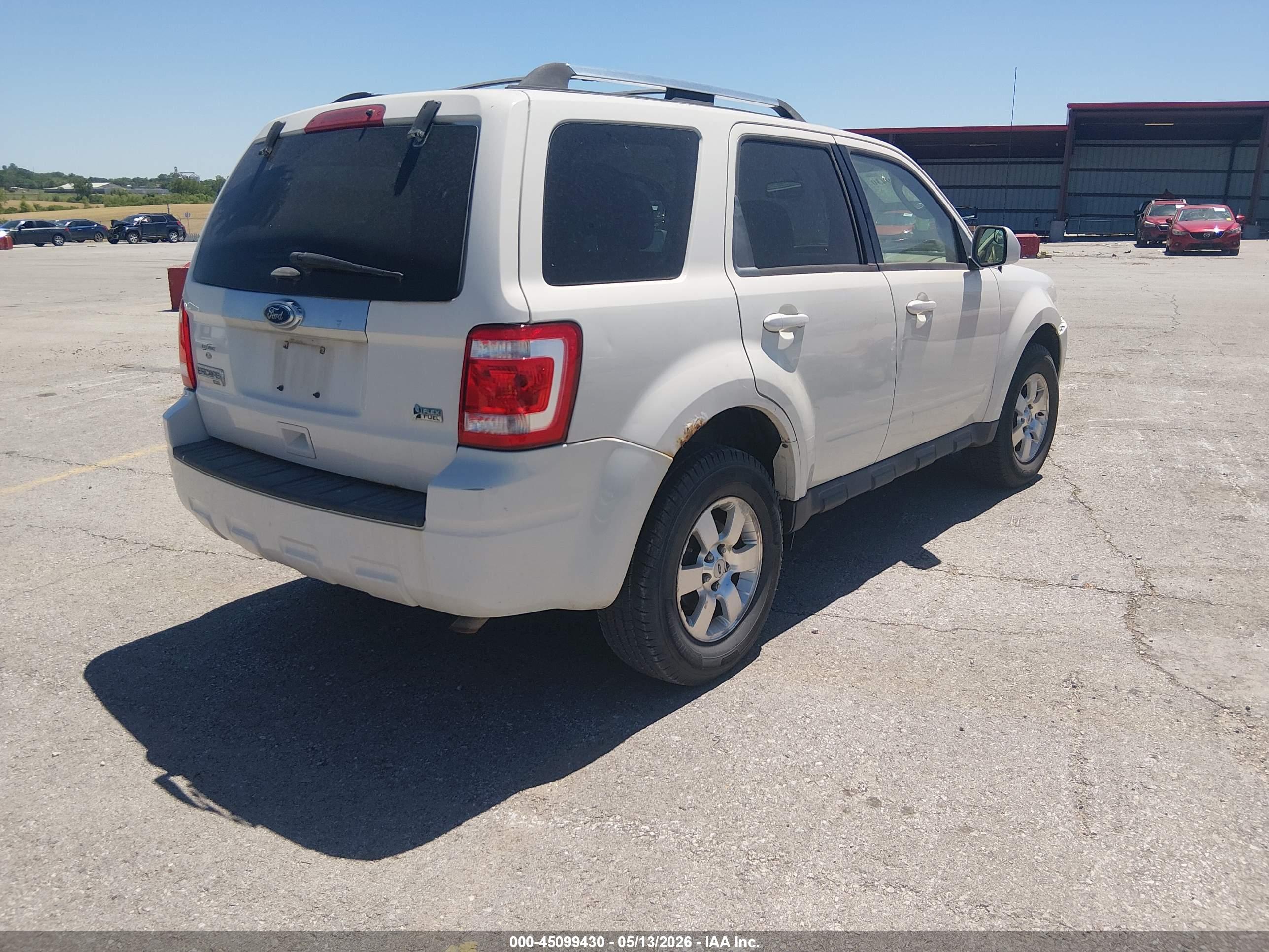 FORD ESCAPE image 4