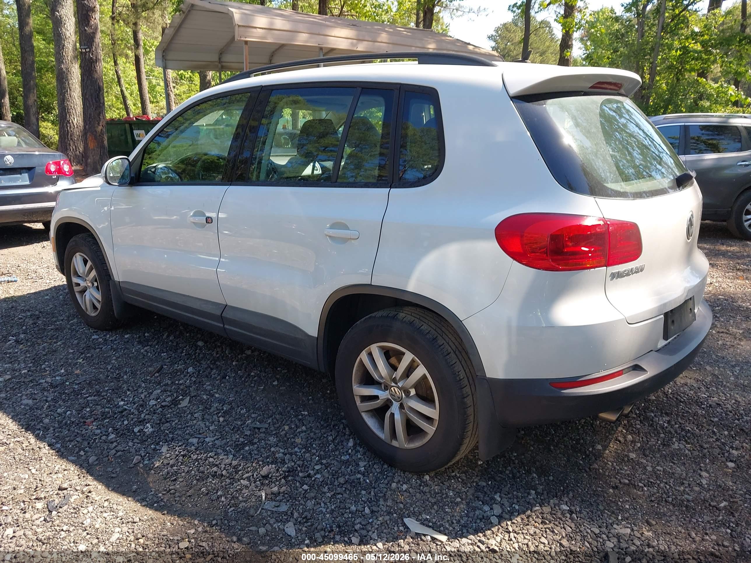 VOLKSWAGEN TIGUAN image 3