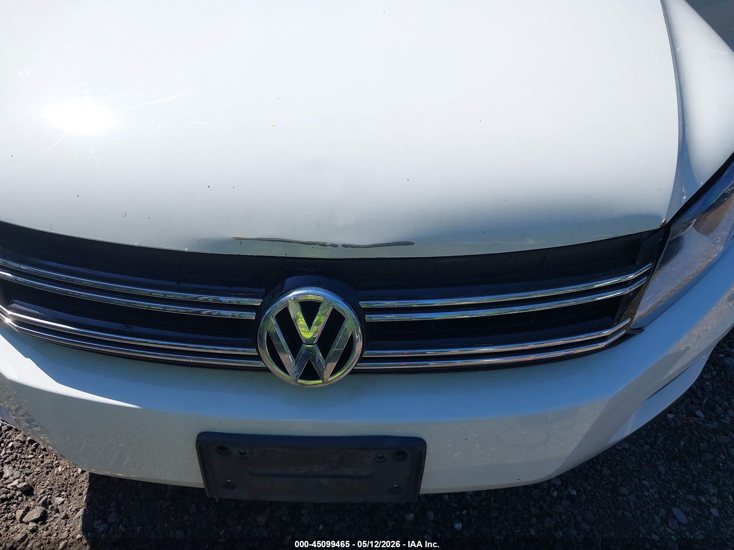 VOLKSWAGEN TIGUAN image 6