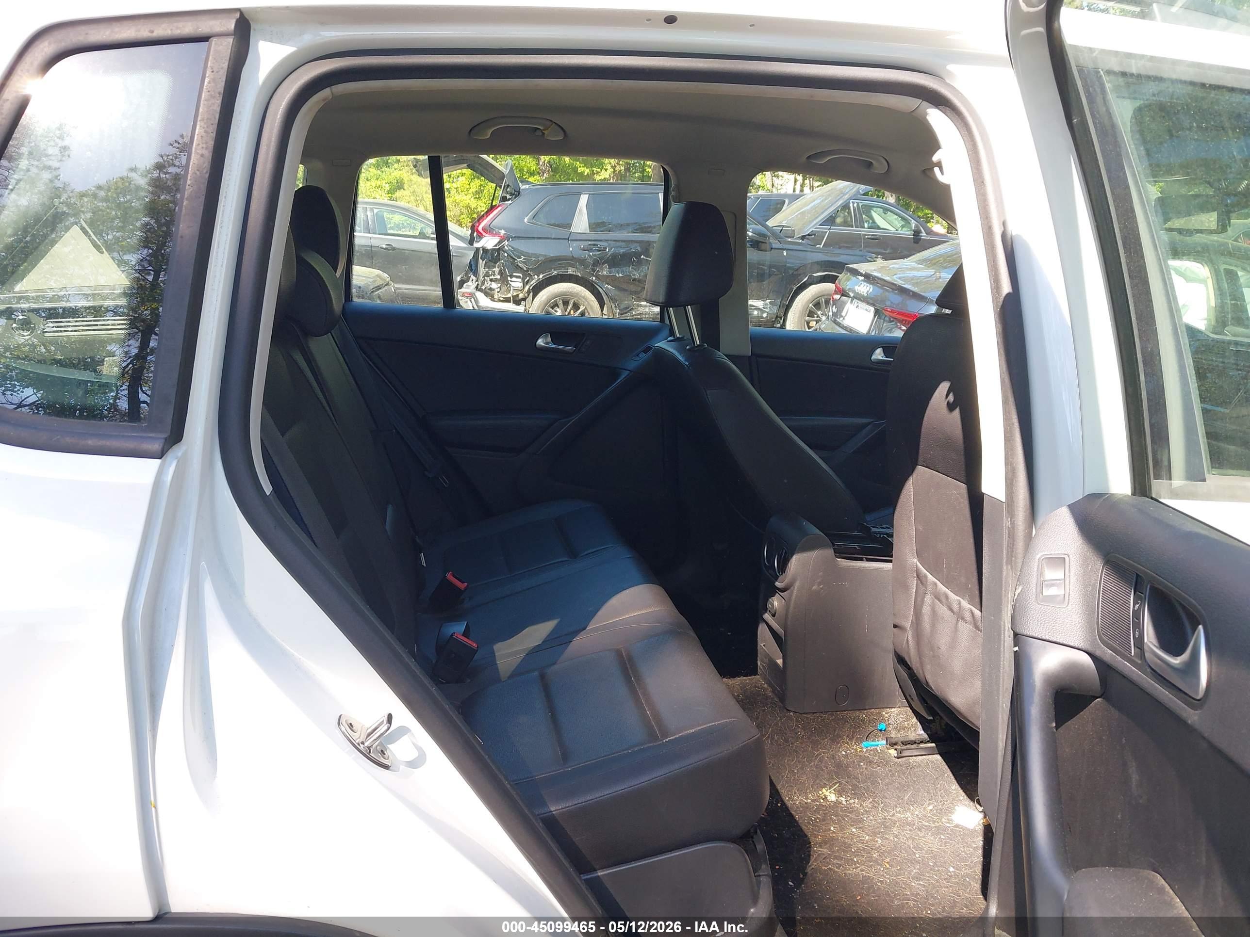 VOLKSWAGEN TIGUAN image 8