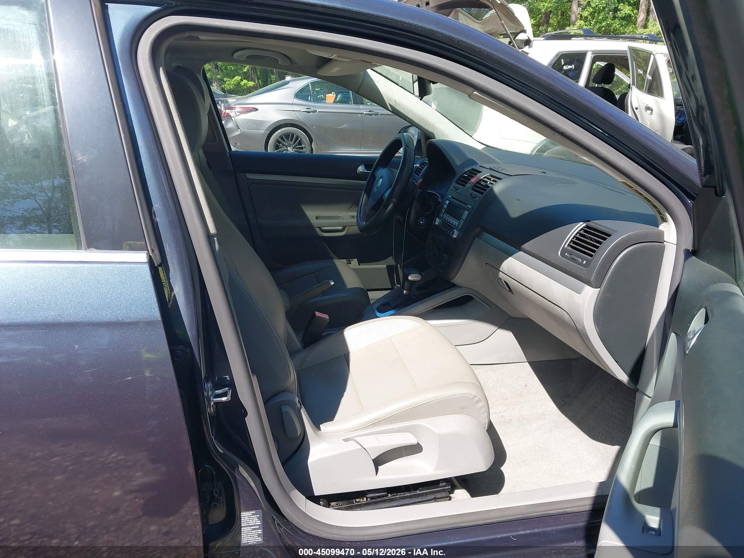 VOLKSWAGEN JETTA image 5