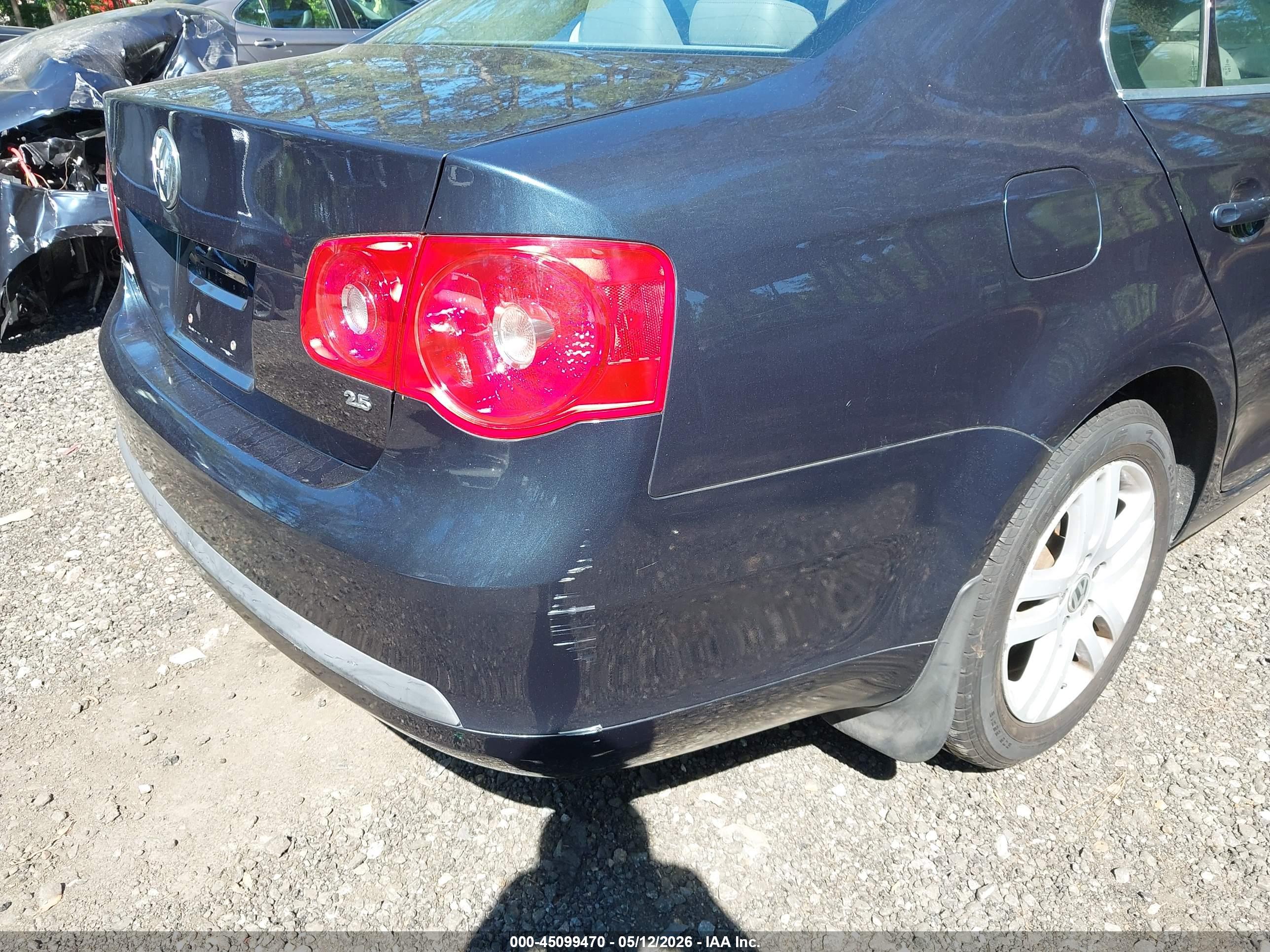 VOLKSWAGEN JETTA image 6