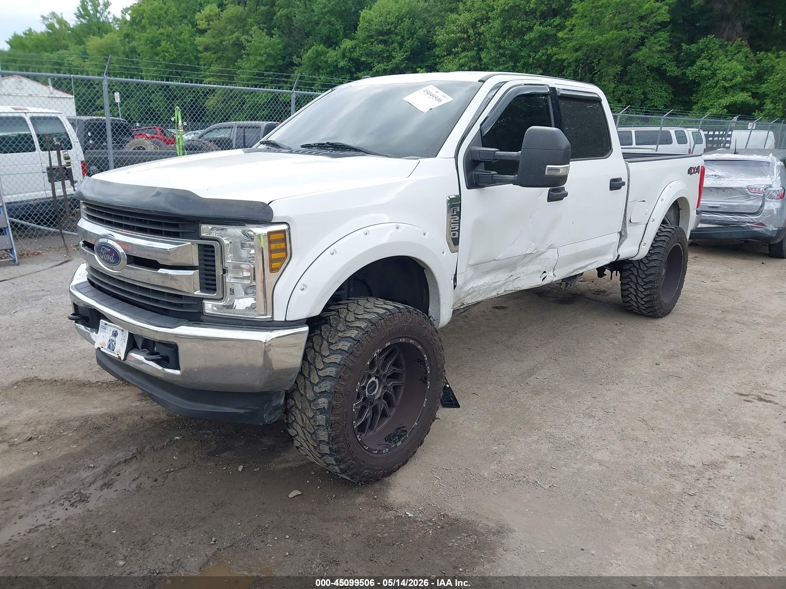 FORD F-250 image 2