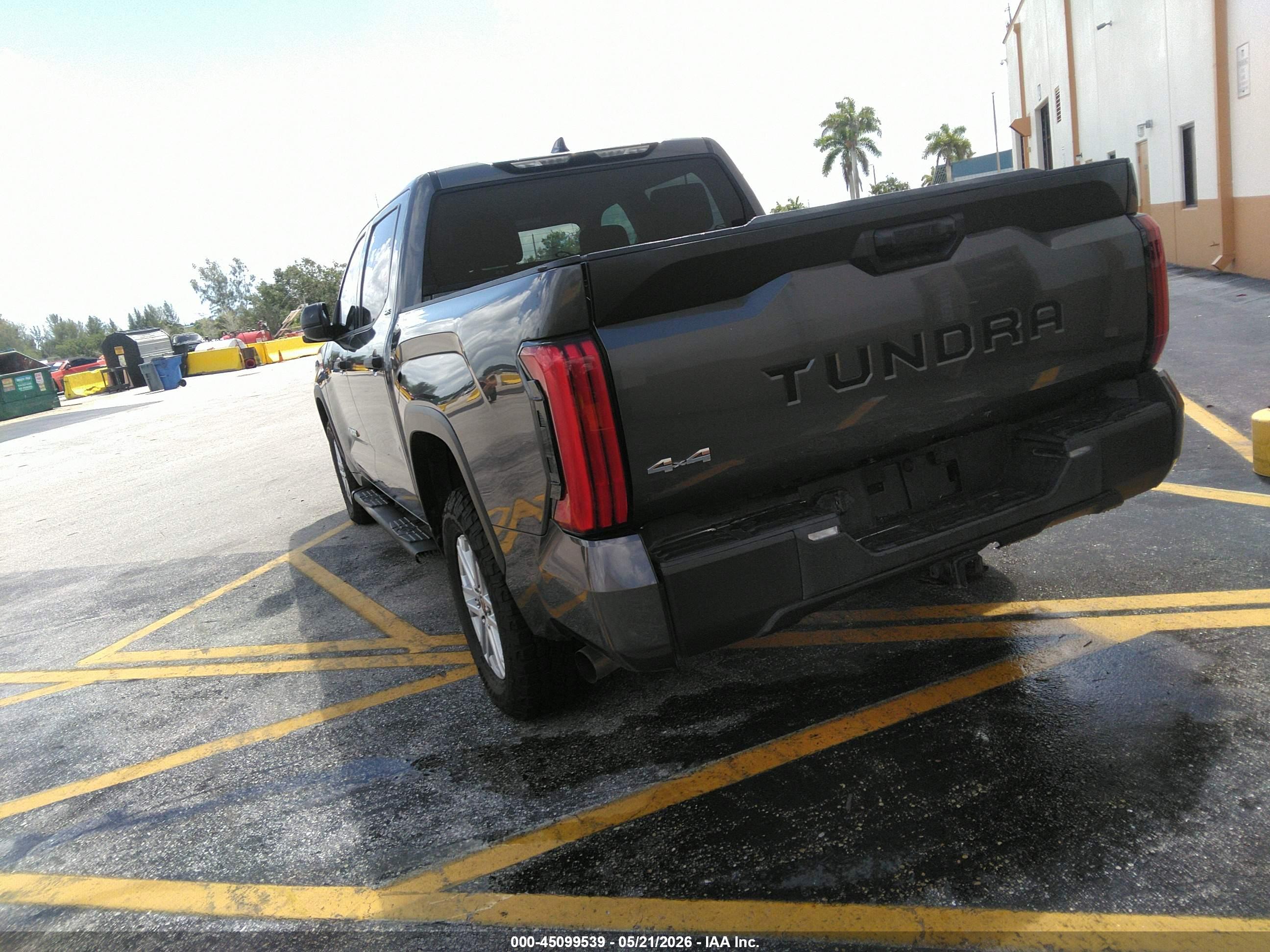 TOYOTA TUNDRA image 3