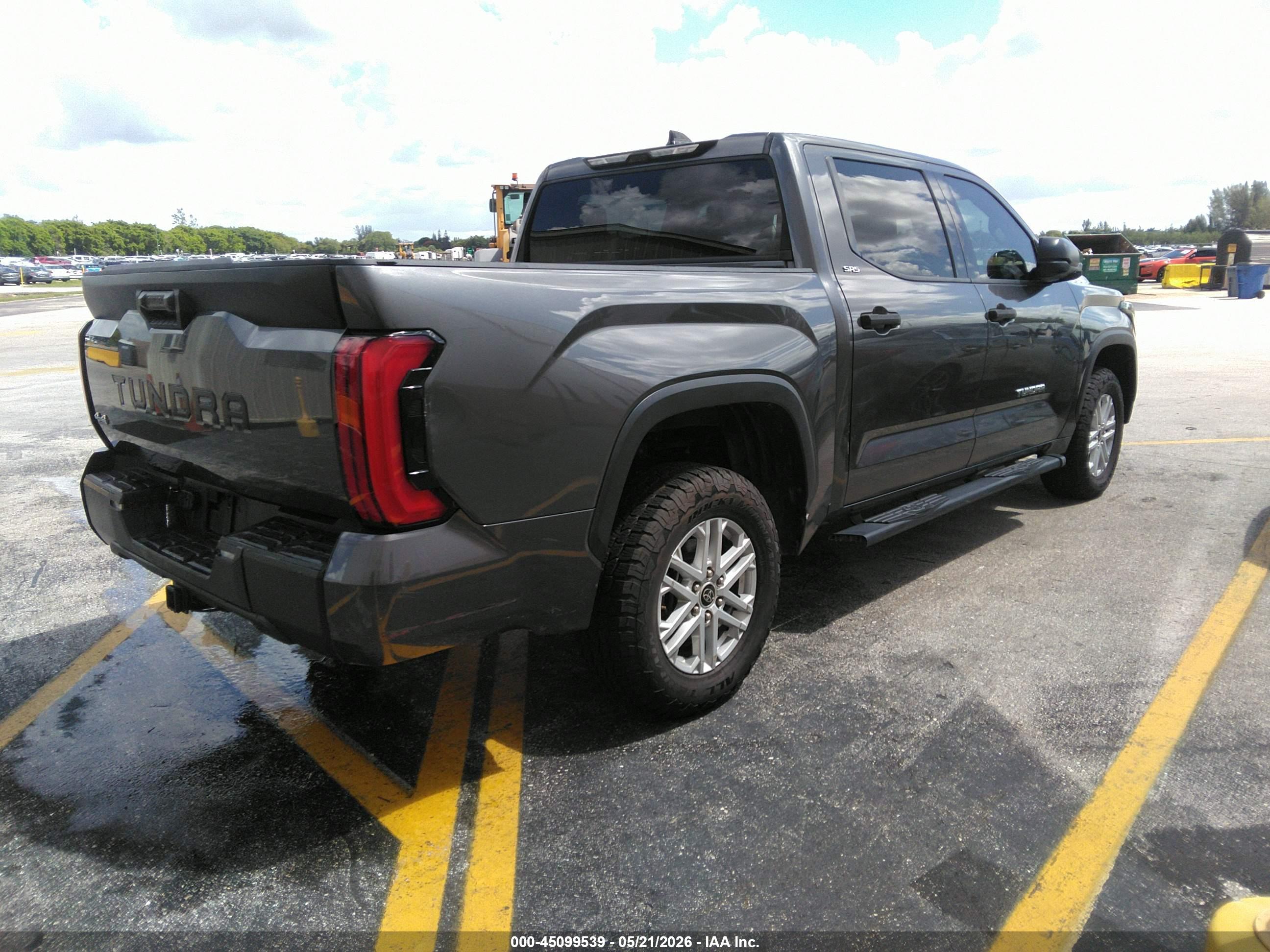 TOYOTA TUNDRA image 4