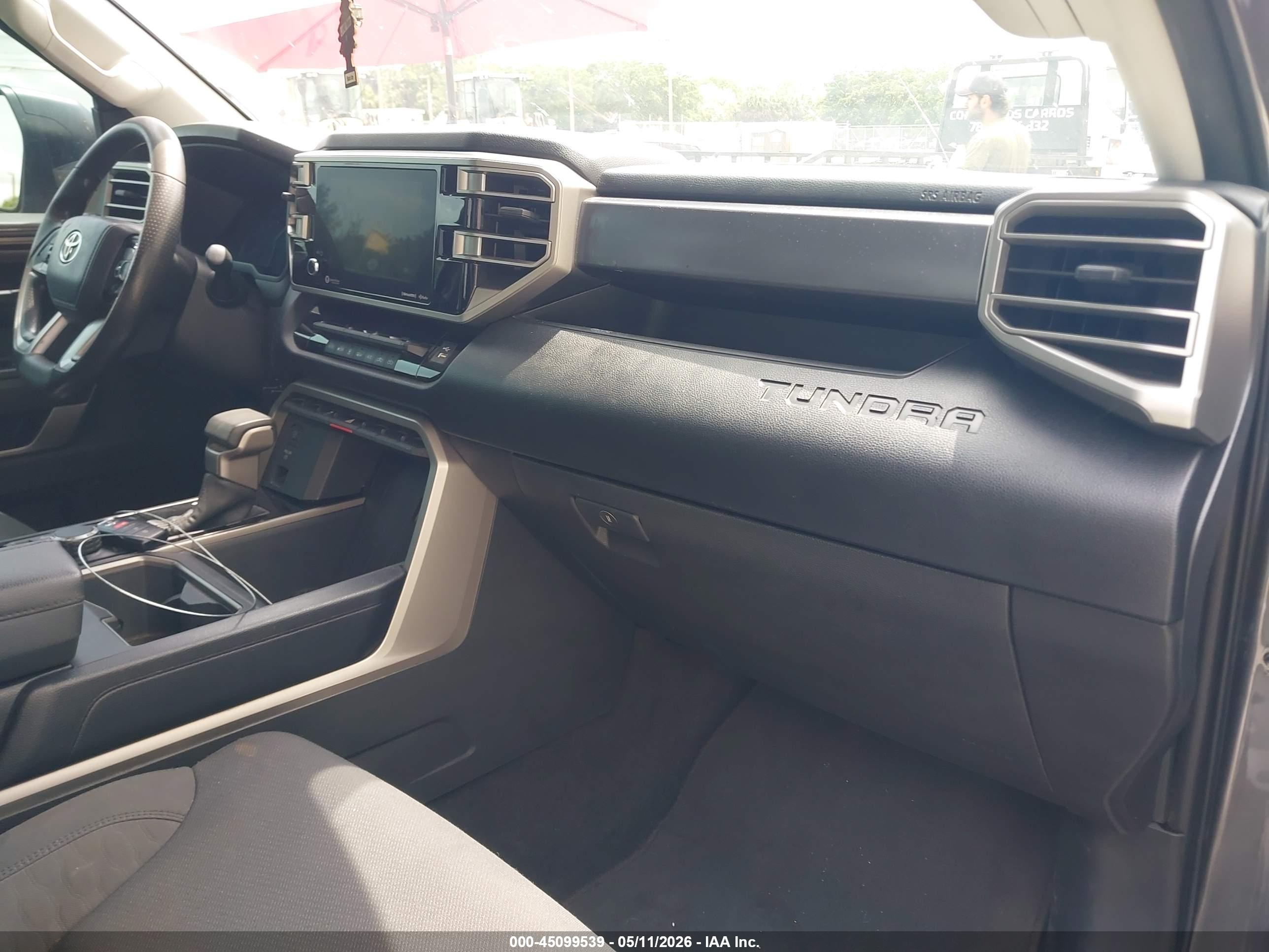 TOYOTA TUNDRA image 5