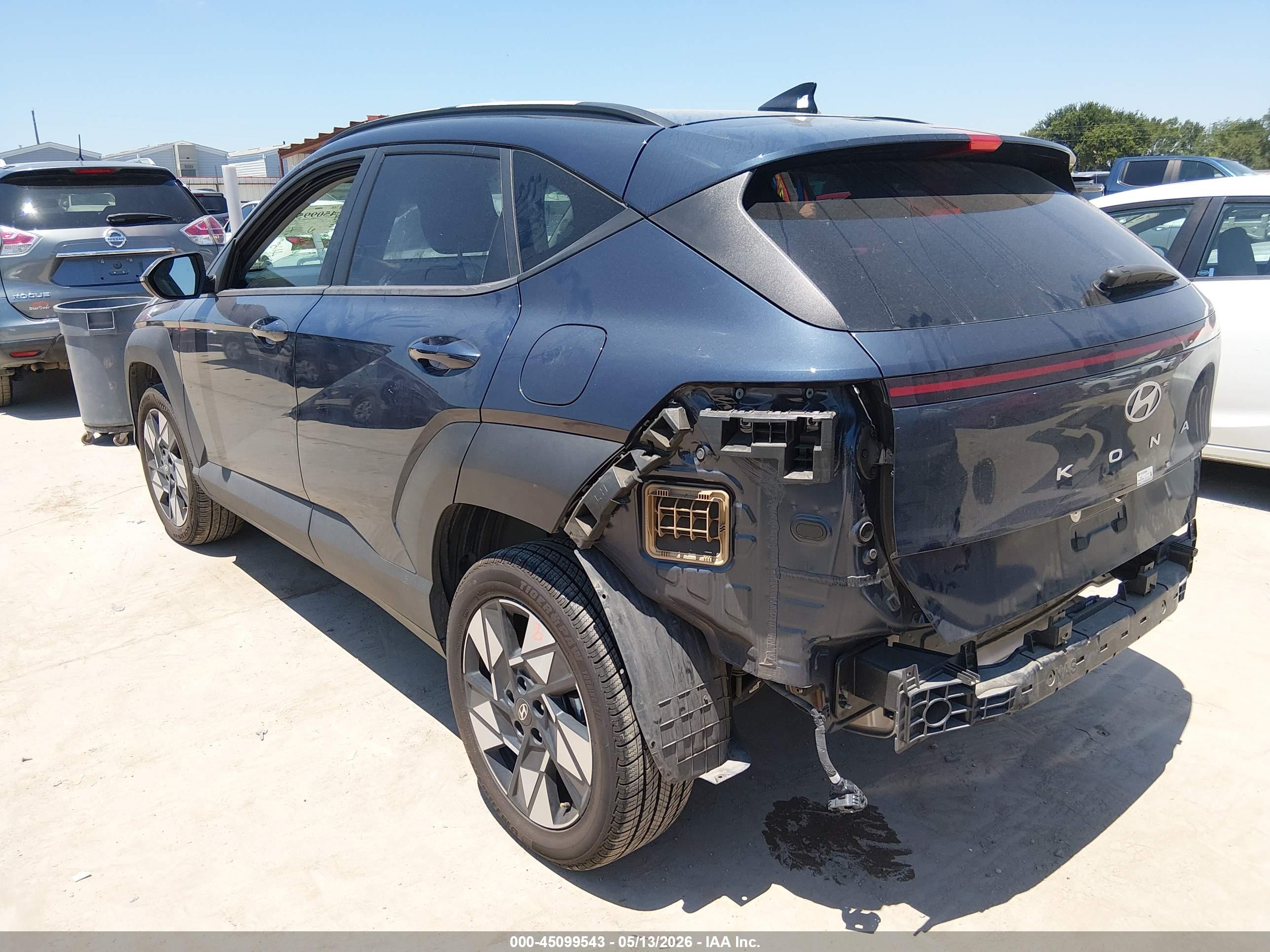 HYUNDAI KONA image 3