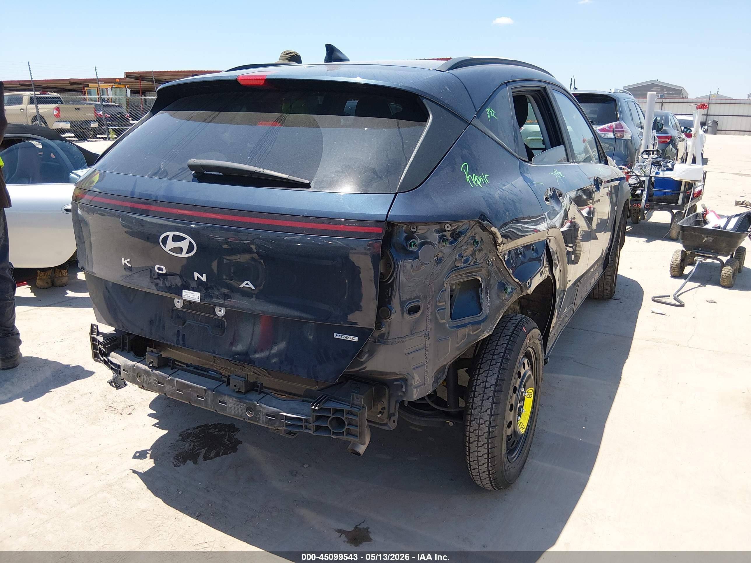 HYUNDAI KONA image 4