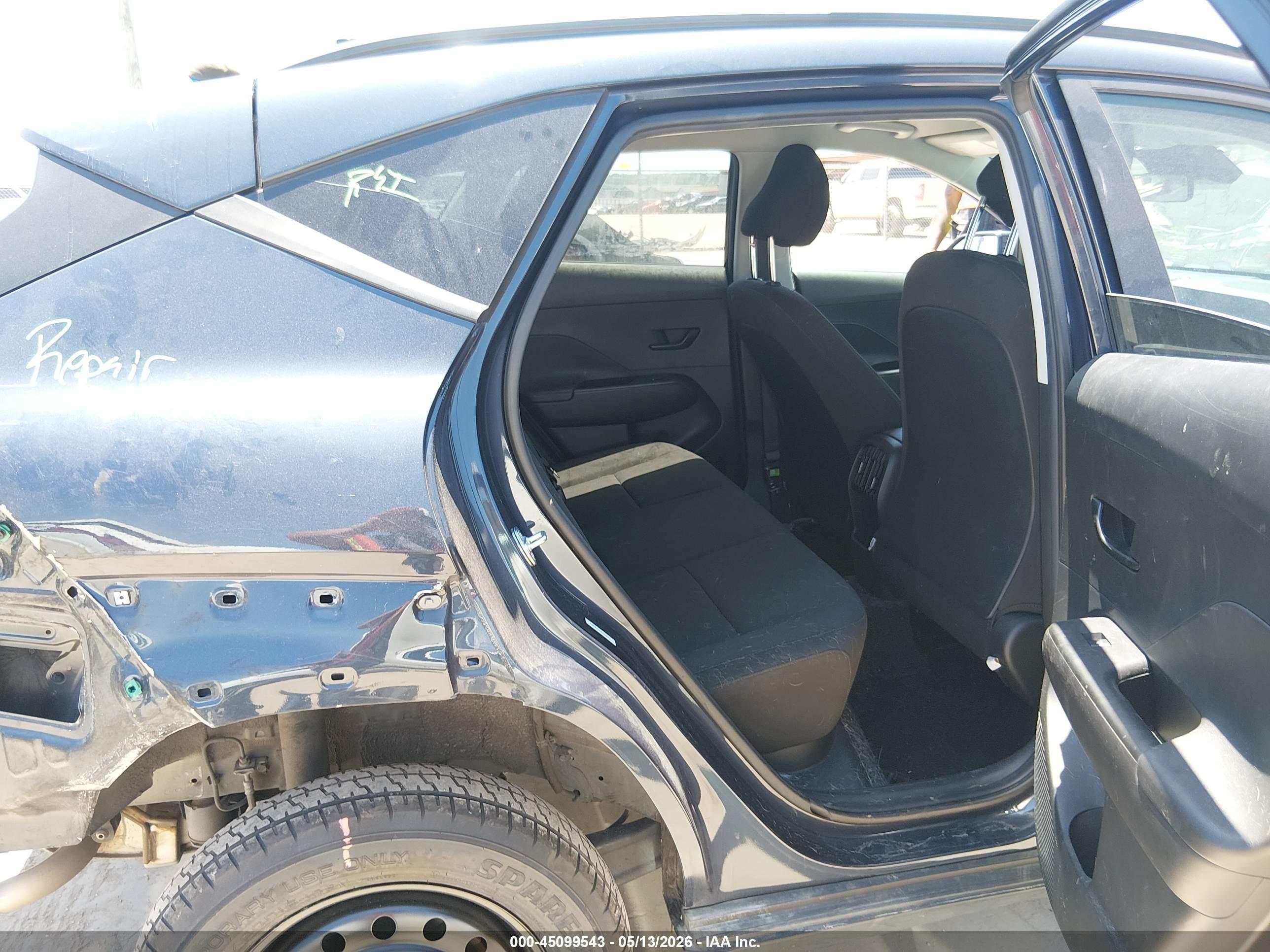 HYUNDAI KONA image 8