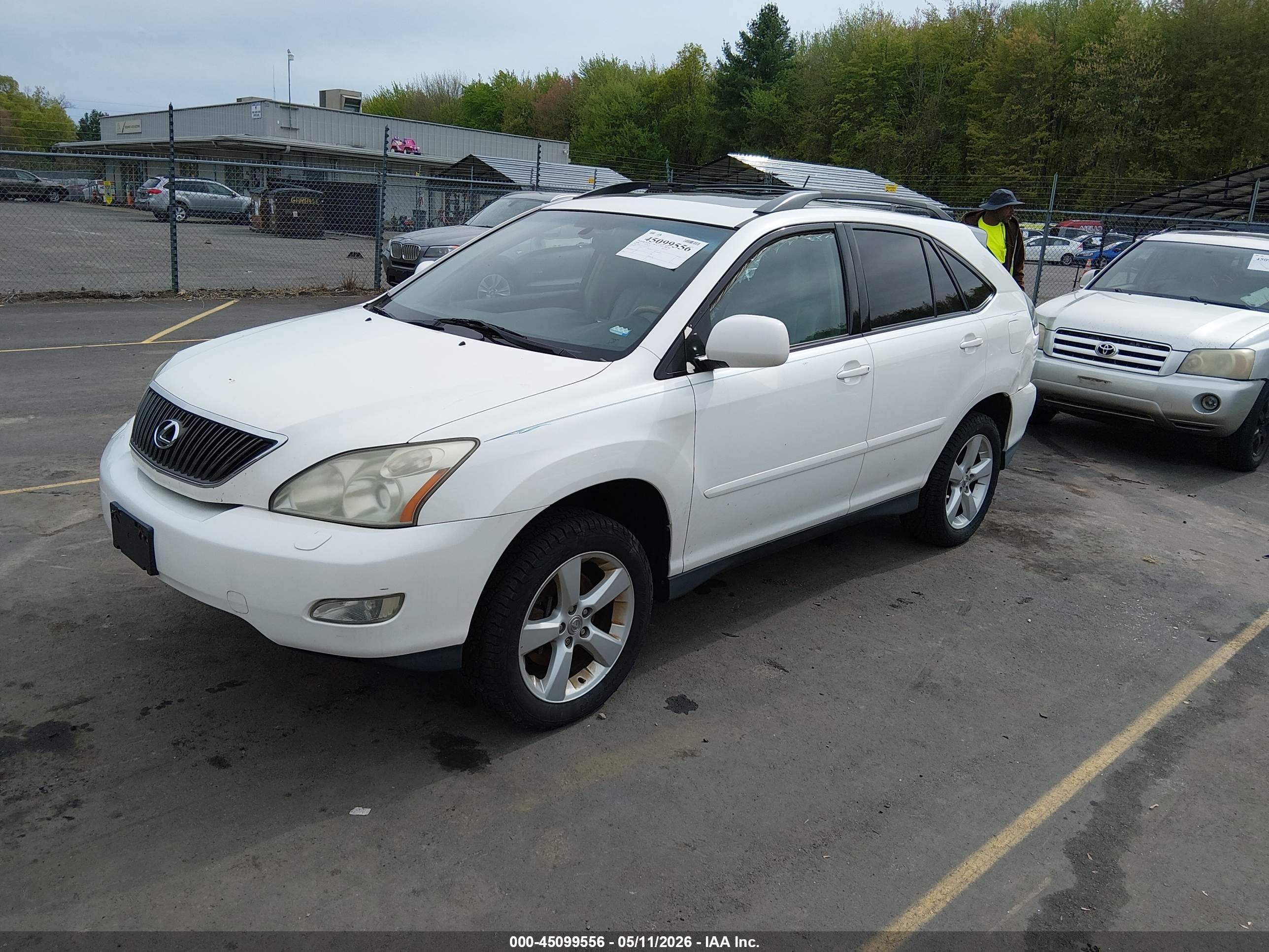 LEXUS RX image 2