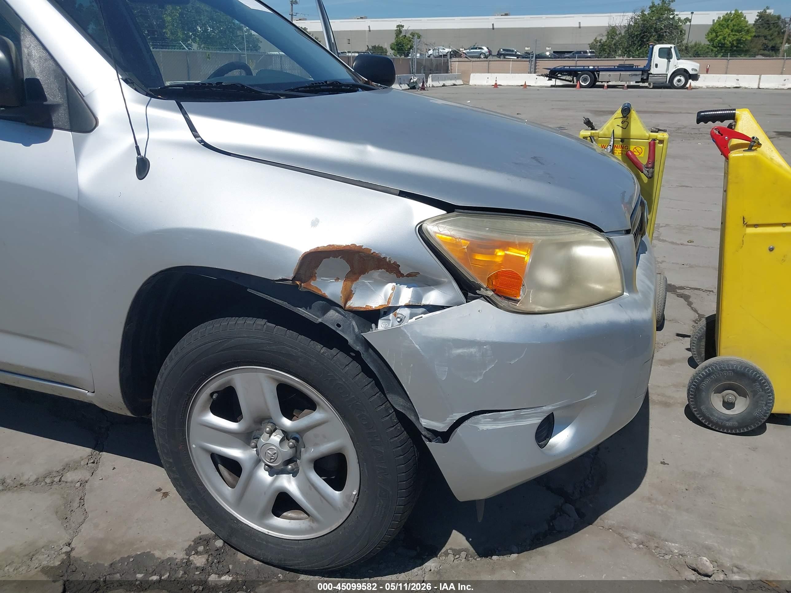 TOYOTA RAV4 image 6