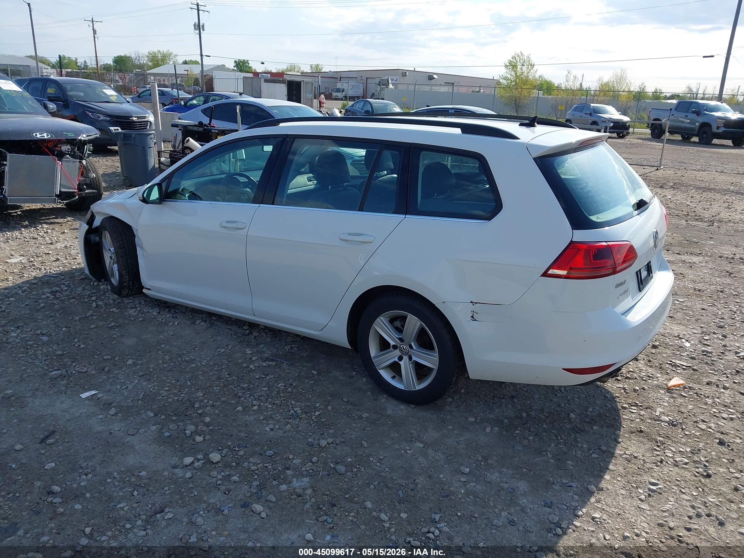 VOLKSWAGEN GOLF image 3