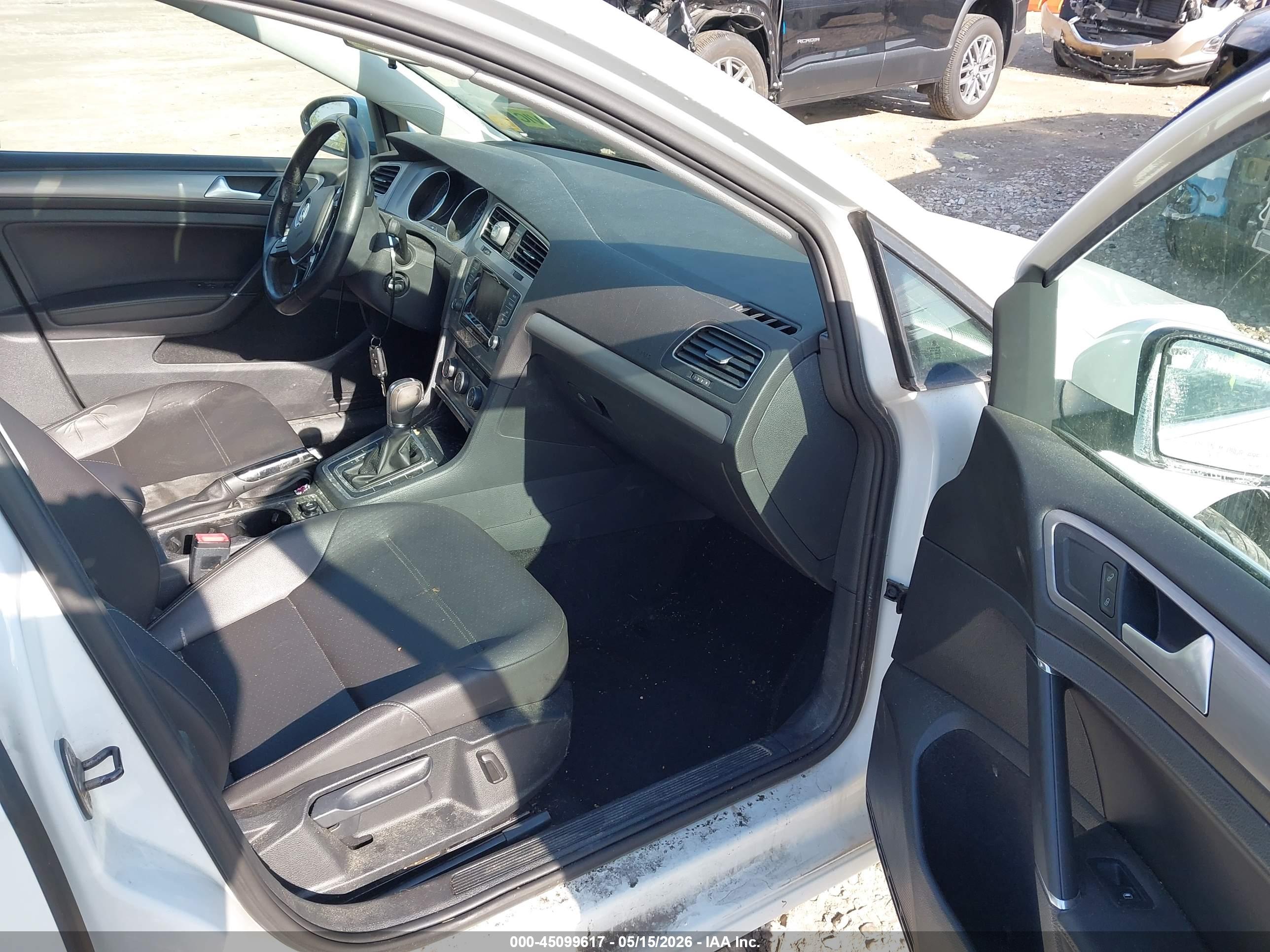 VOLKSWAGEN GOLF image 5