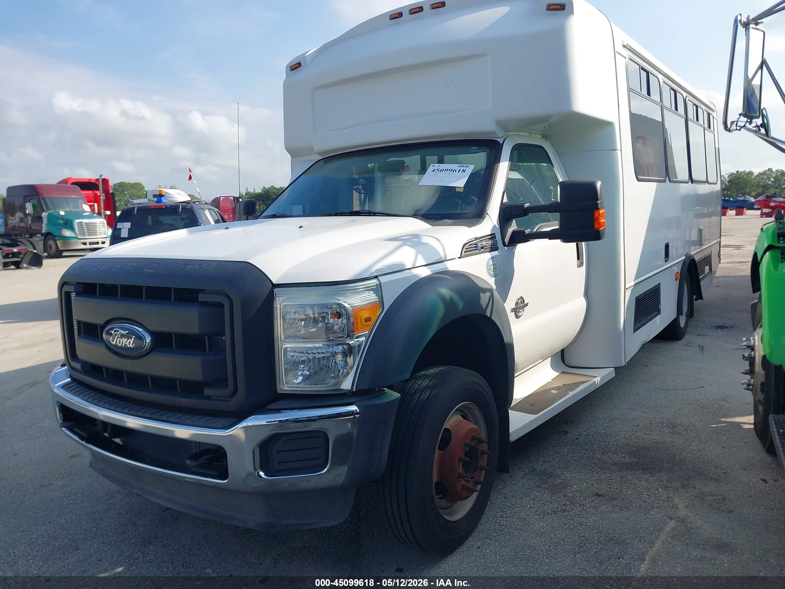 FORD F-550 image 2