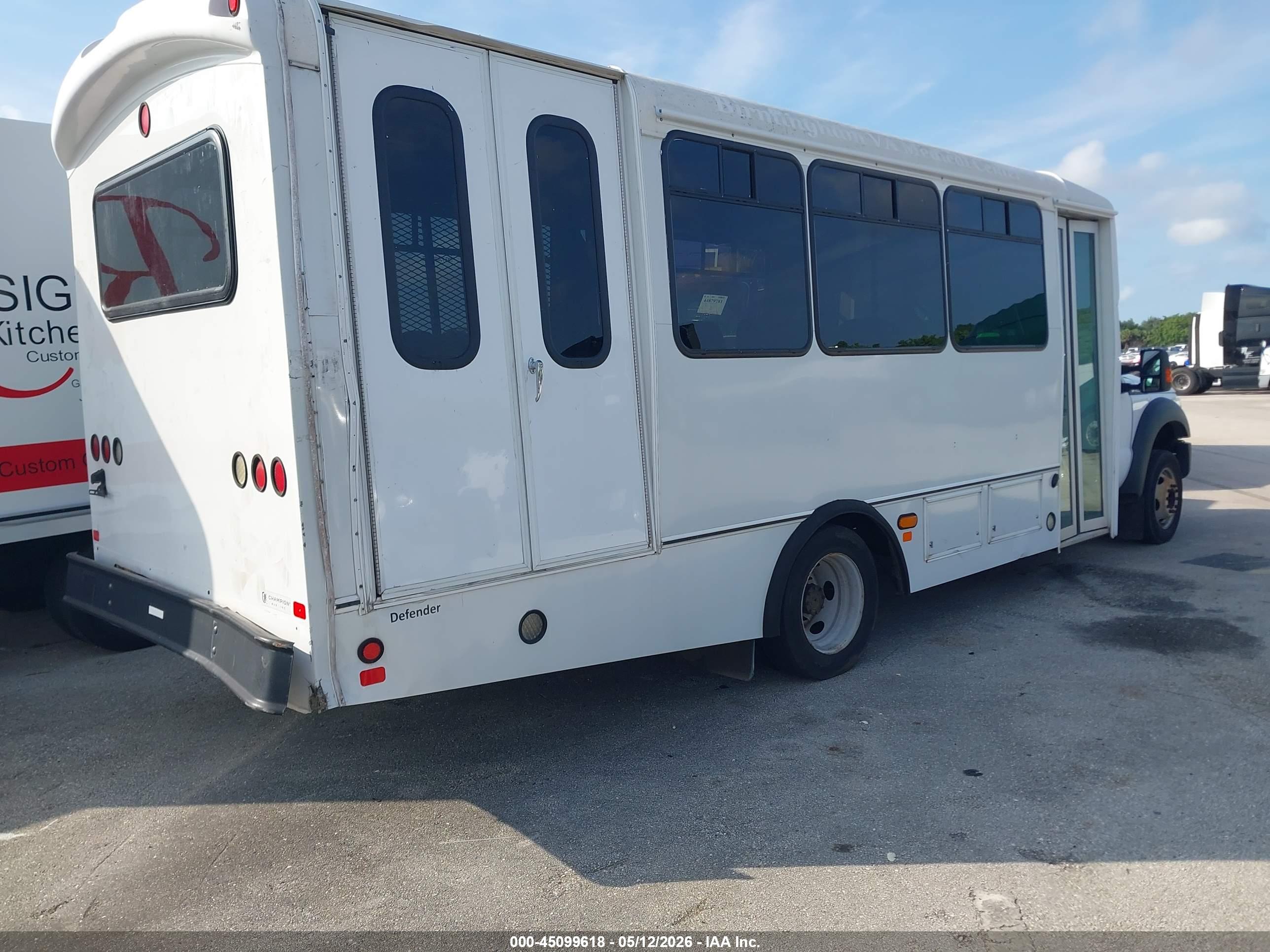 FORD F-550 image 4