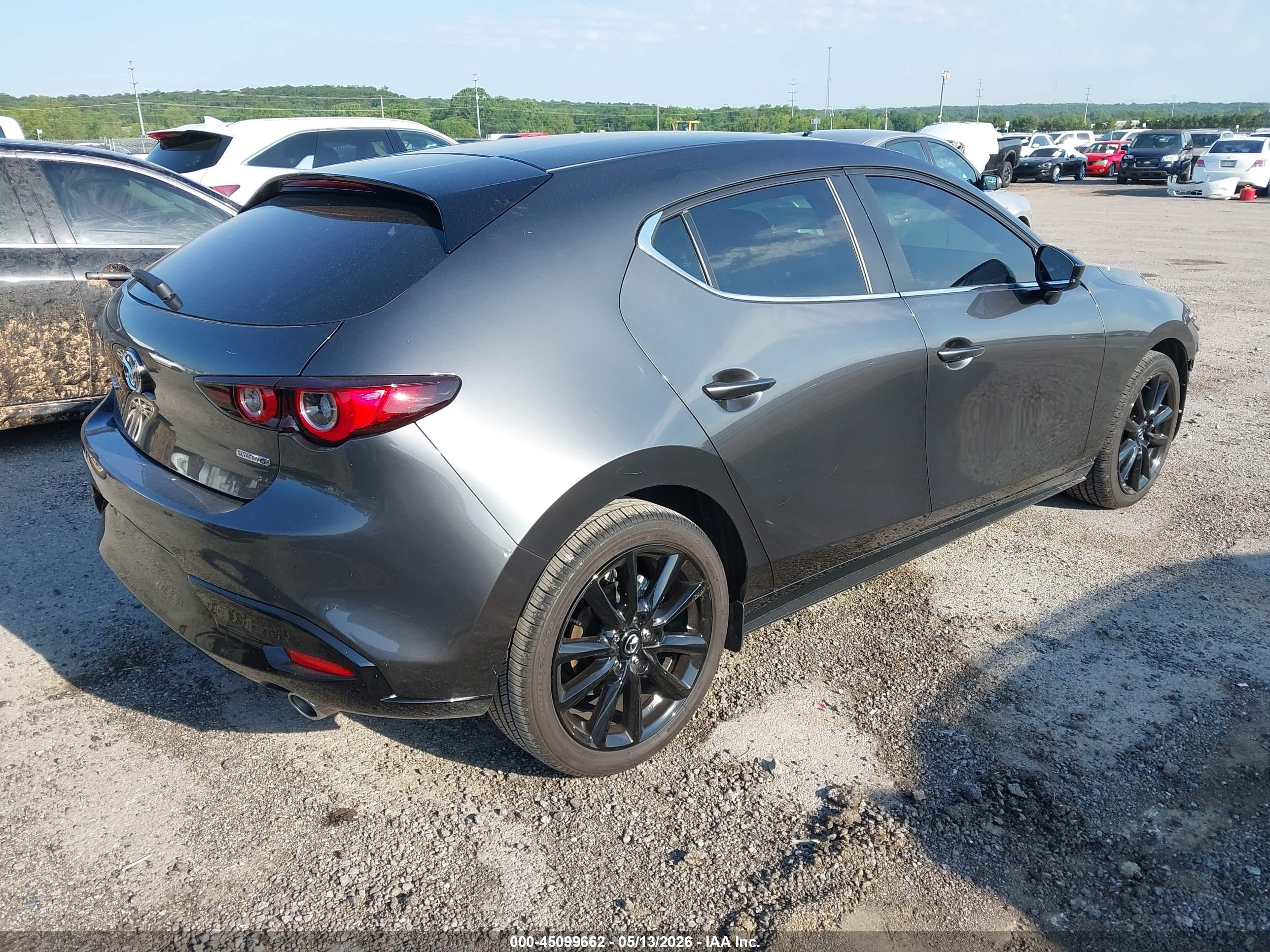 MAZDA MAZDA3 image 4
