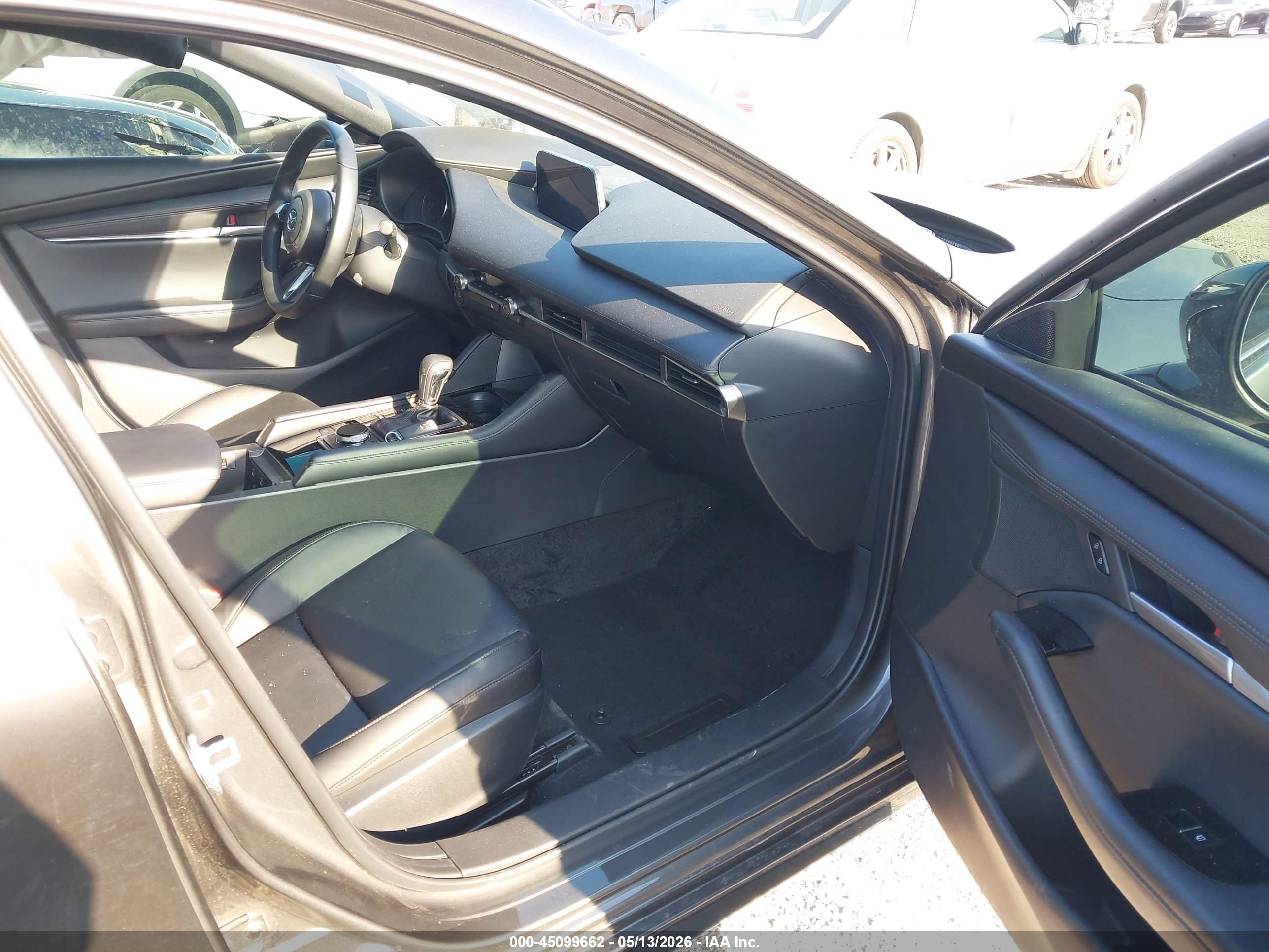 MAZDA MAZDA3 image 5
