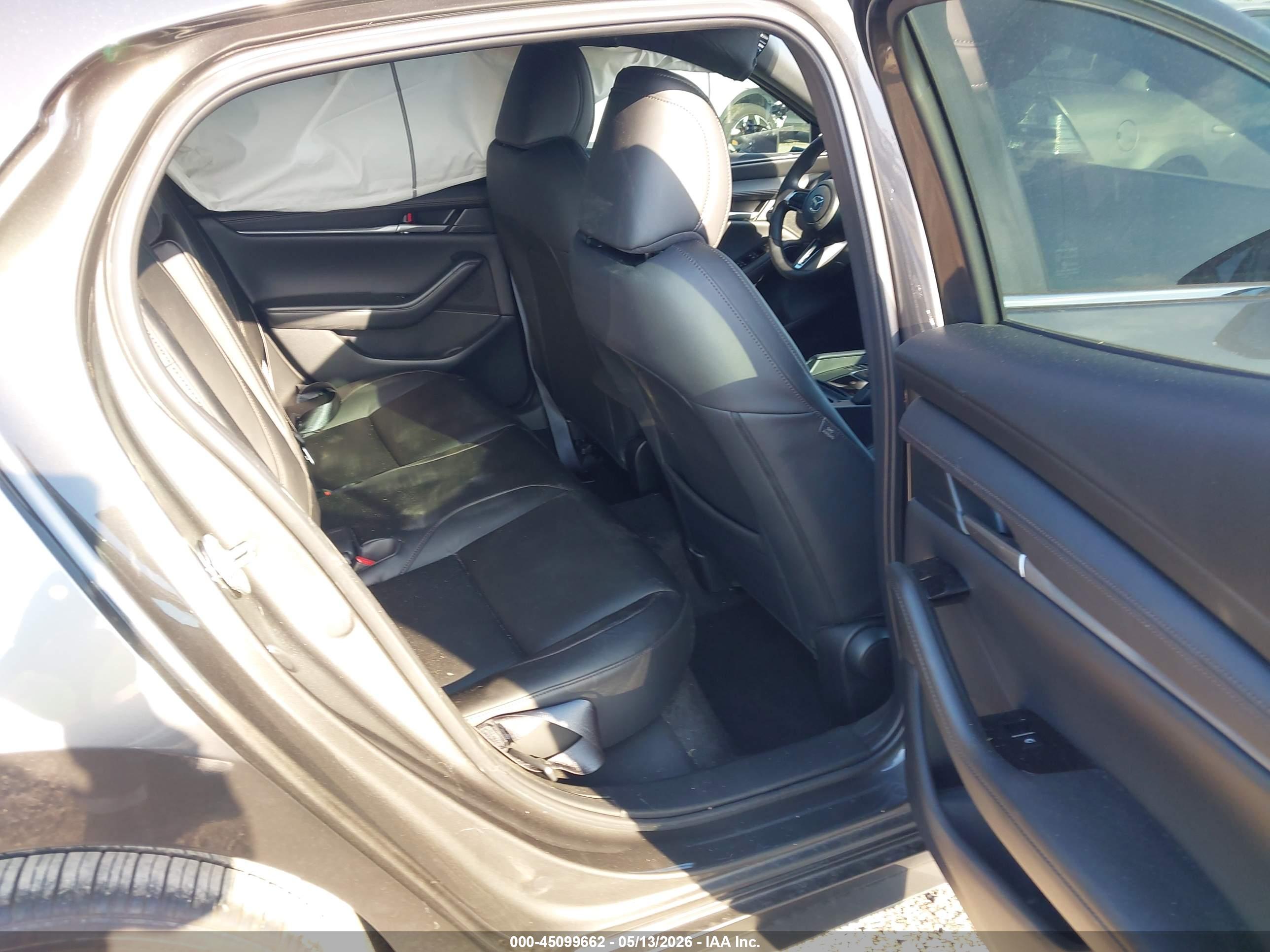 MAZDA MAZDA3 image 8