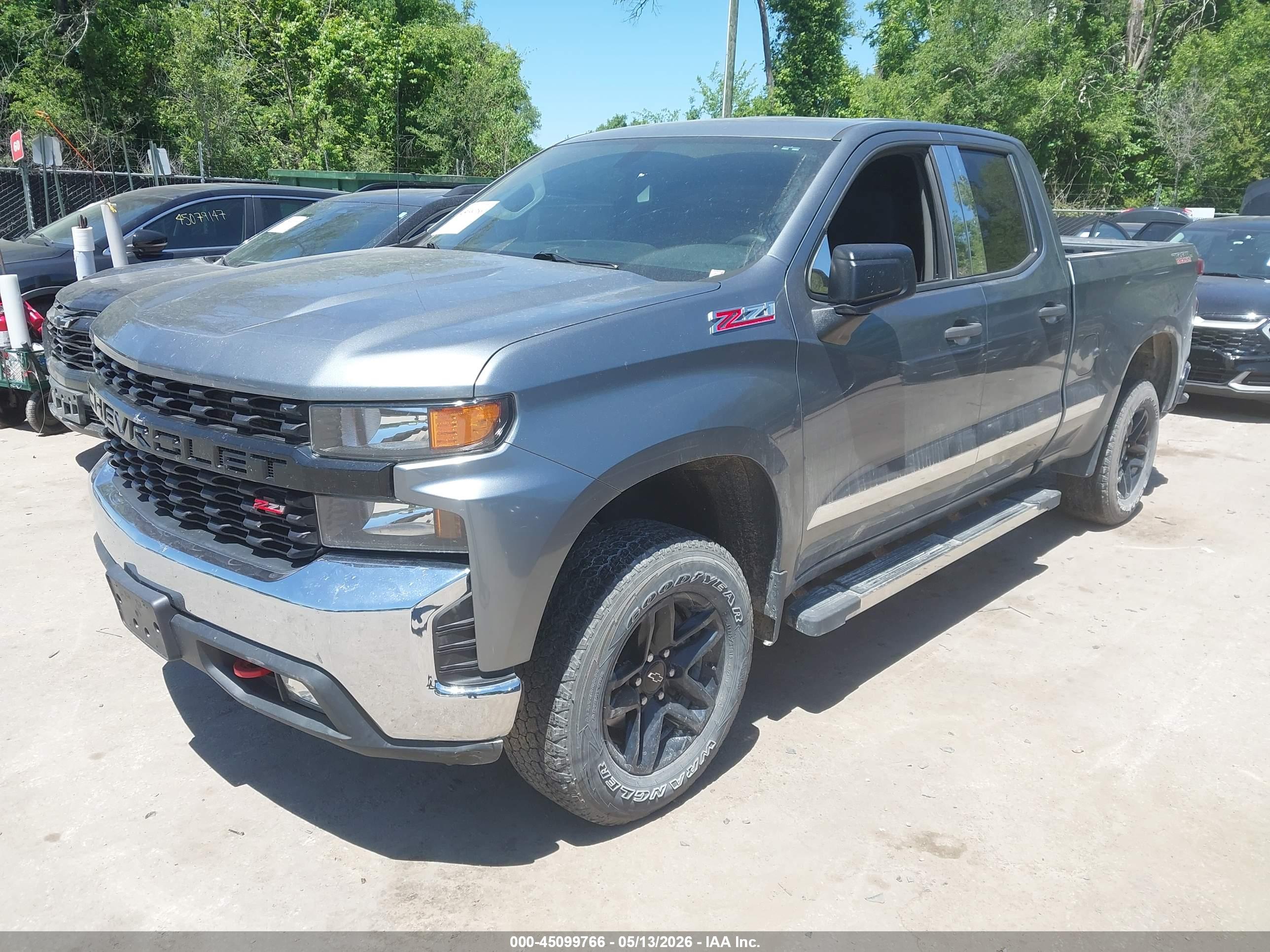 CHEVROLET SILVERADO image 2
