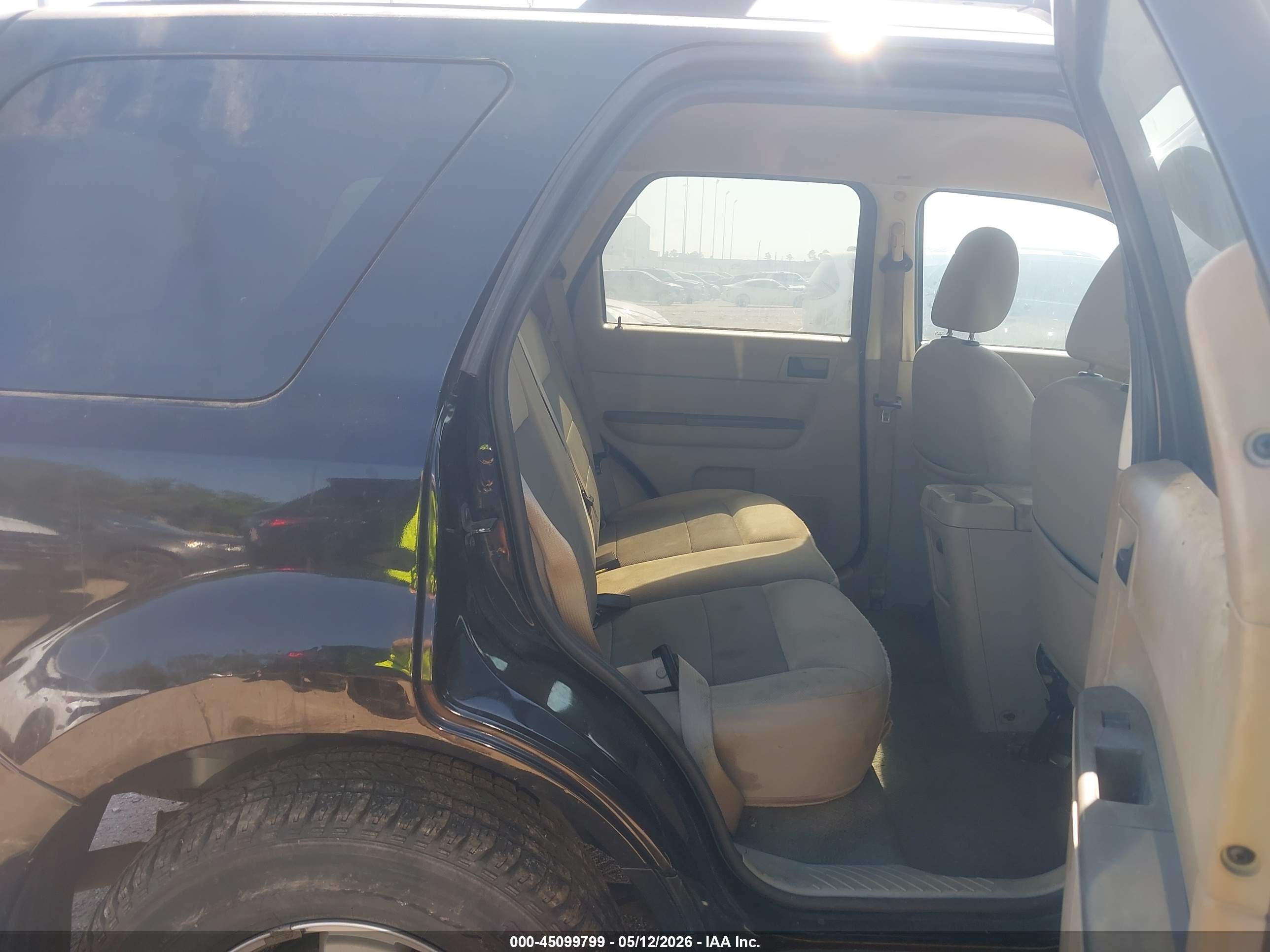 FORD ESCAPE image 8