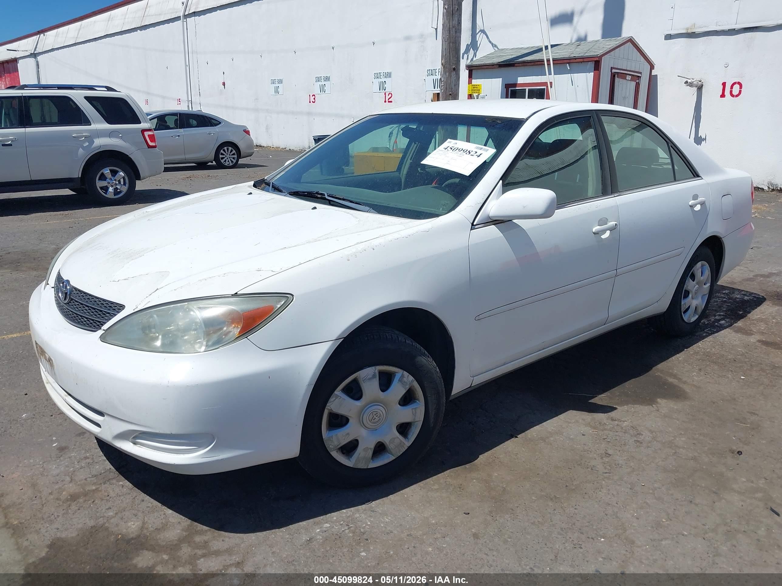 TOYOTA CAMRY image 2