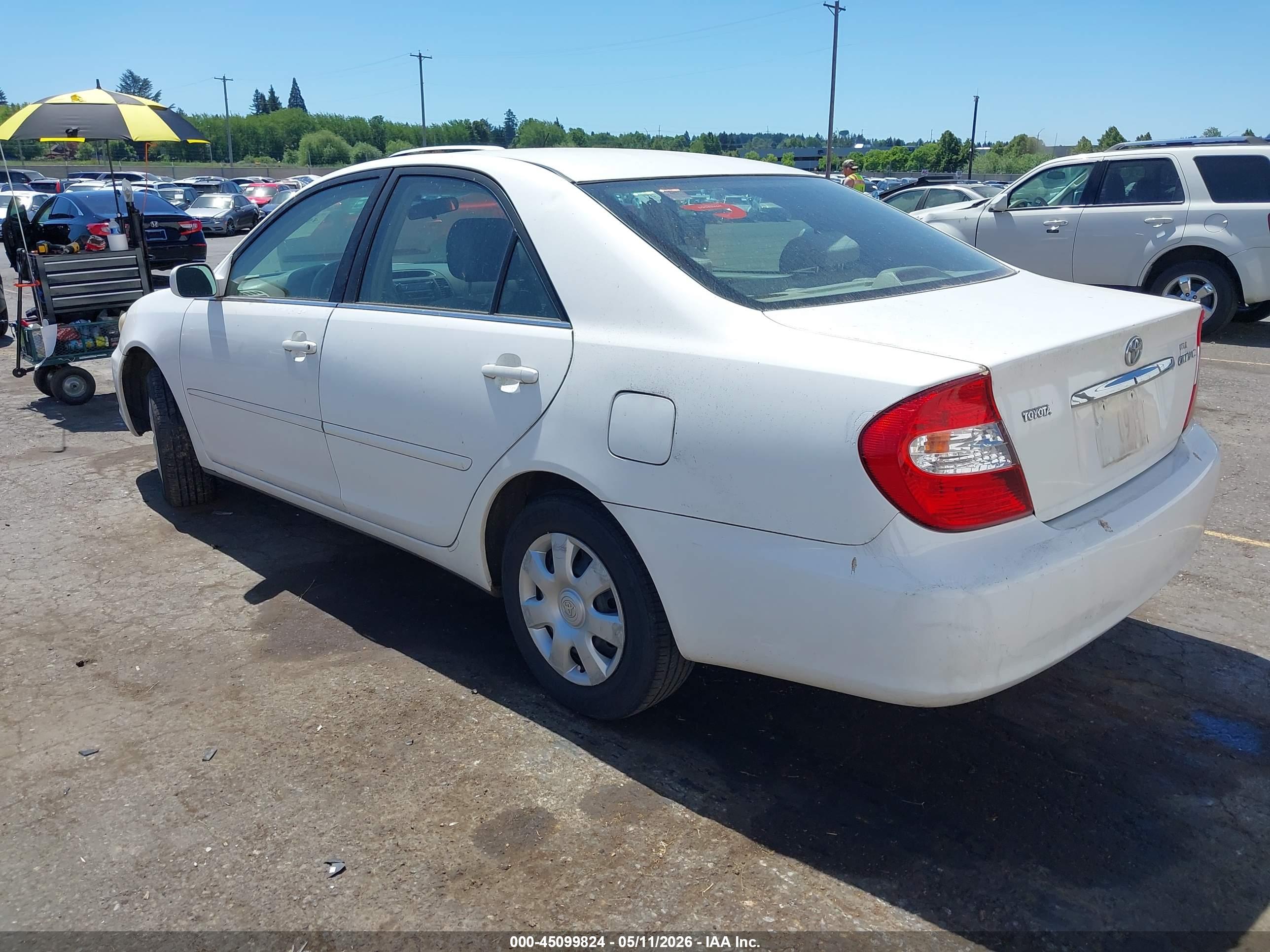 TOYOTA CAMRY image 3