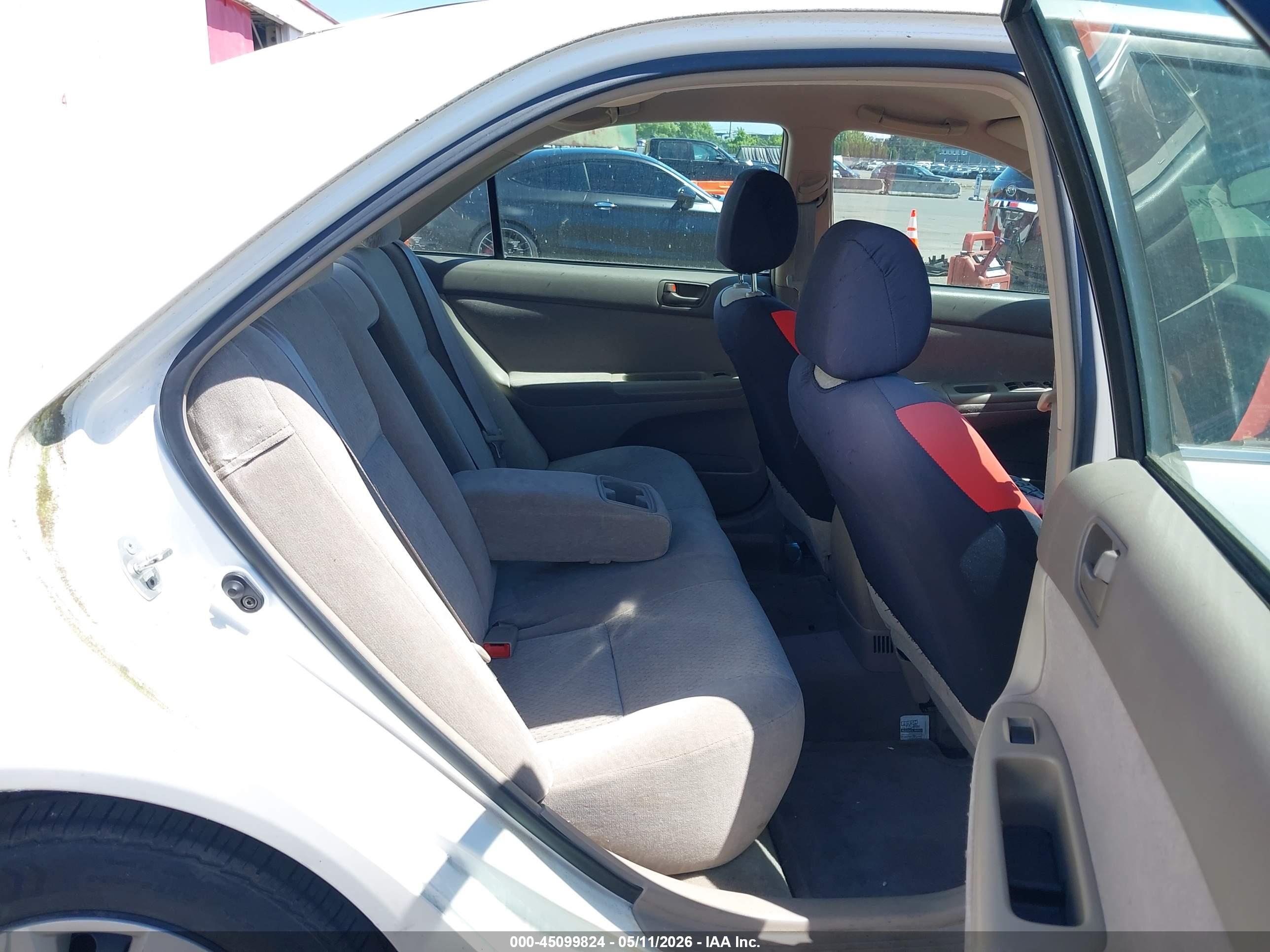 TOYOTA CAMRY image 8