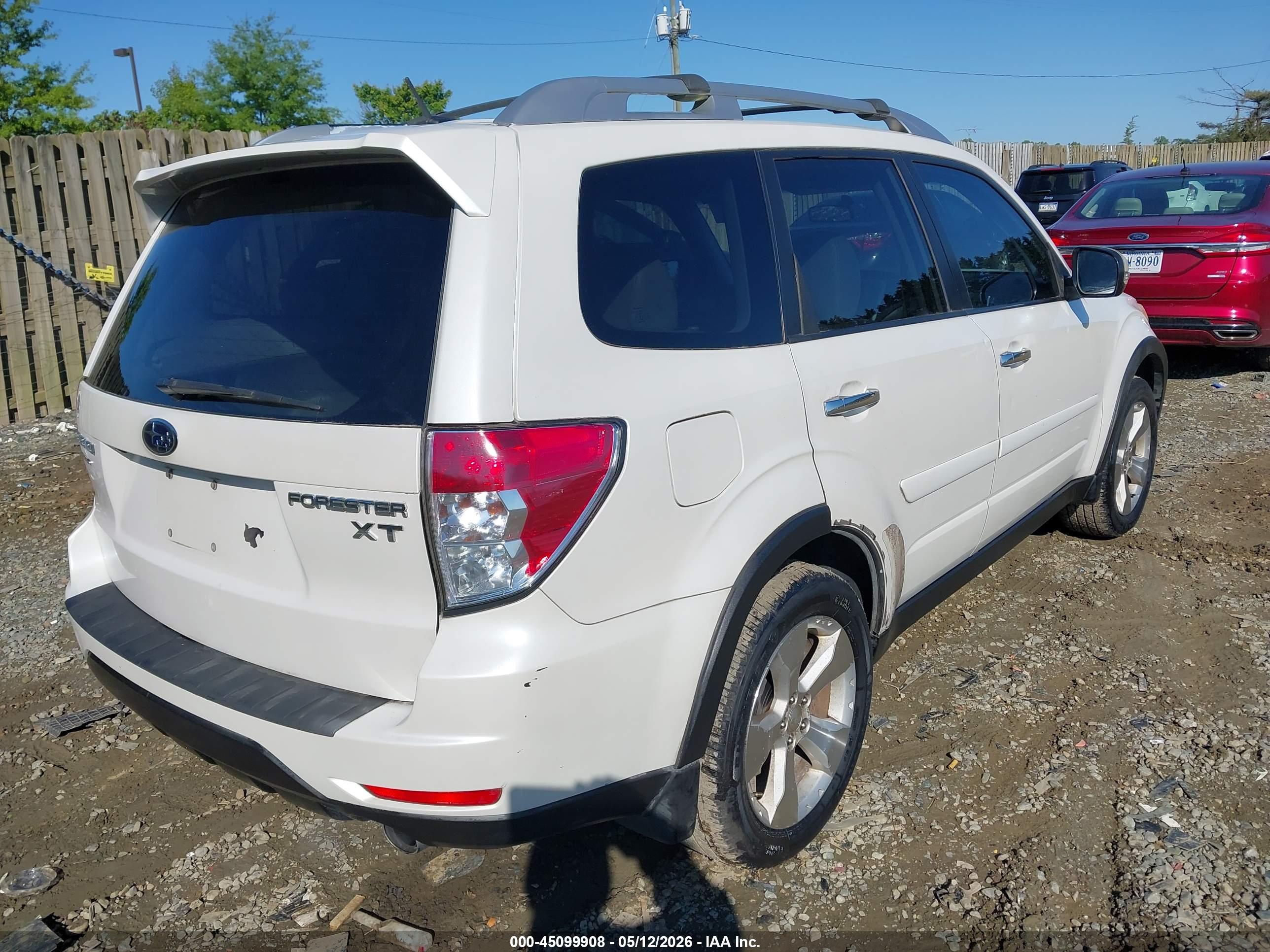 SUBARU FORESTER image 4