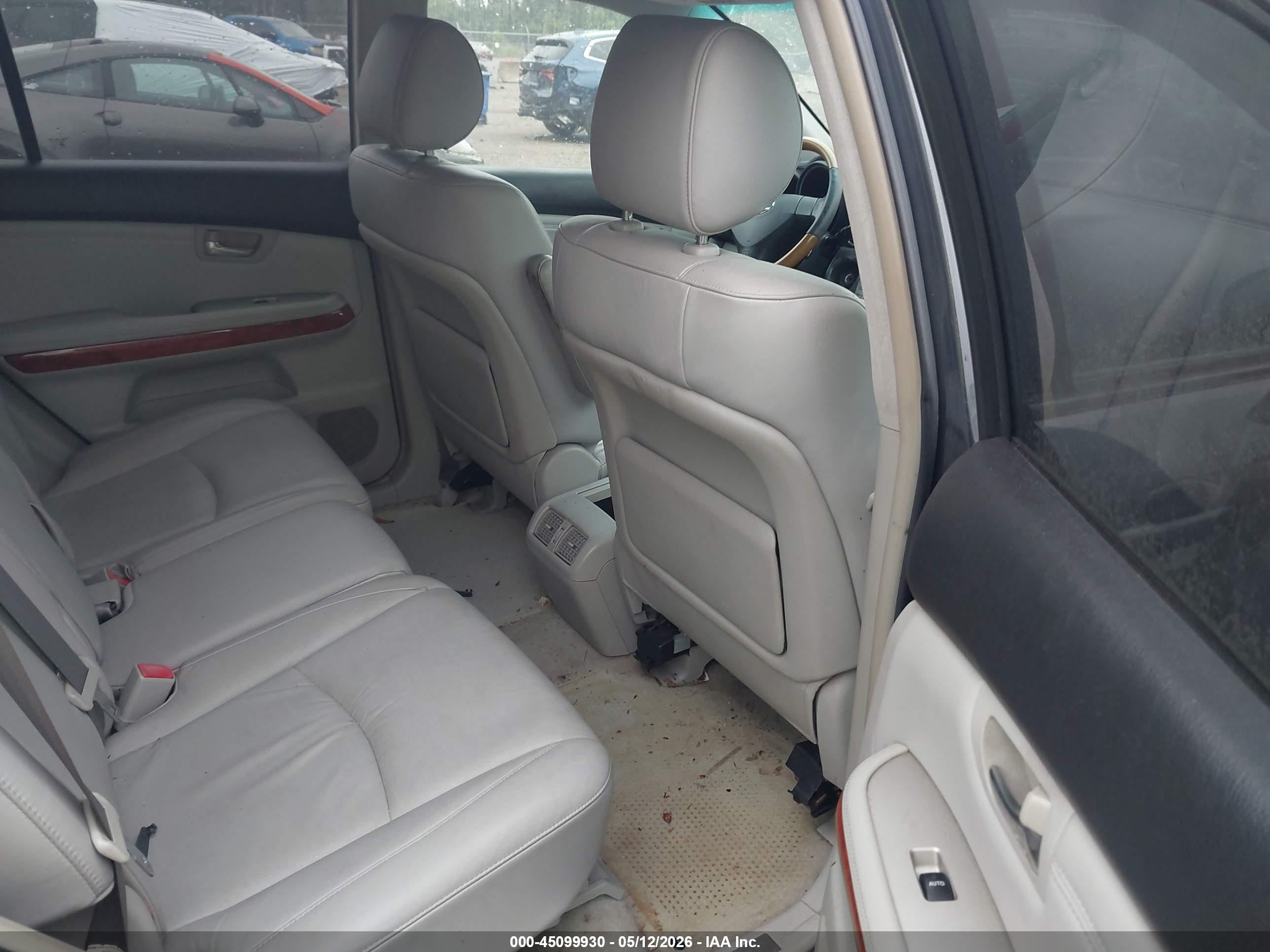 LEXUS RX image 8