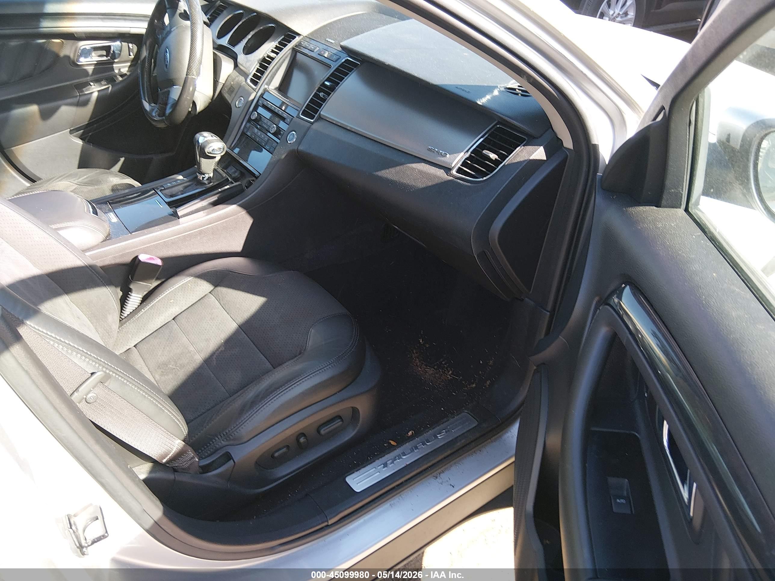 FORD TAURUS image 5