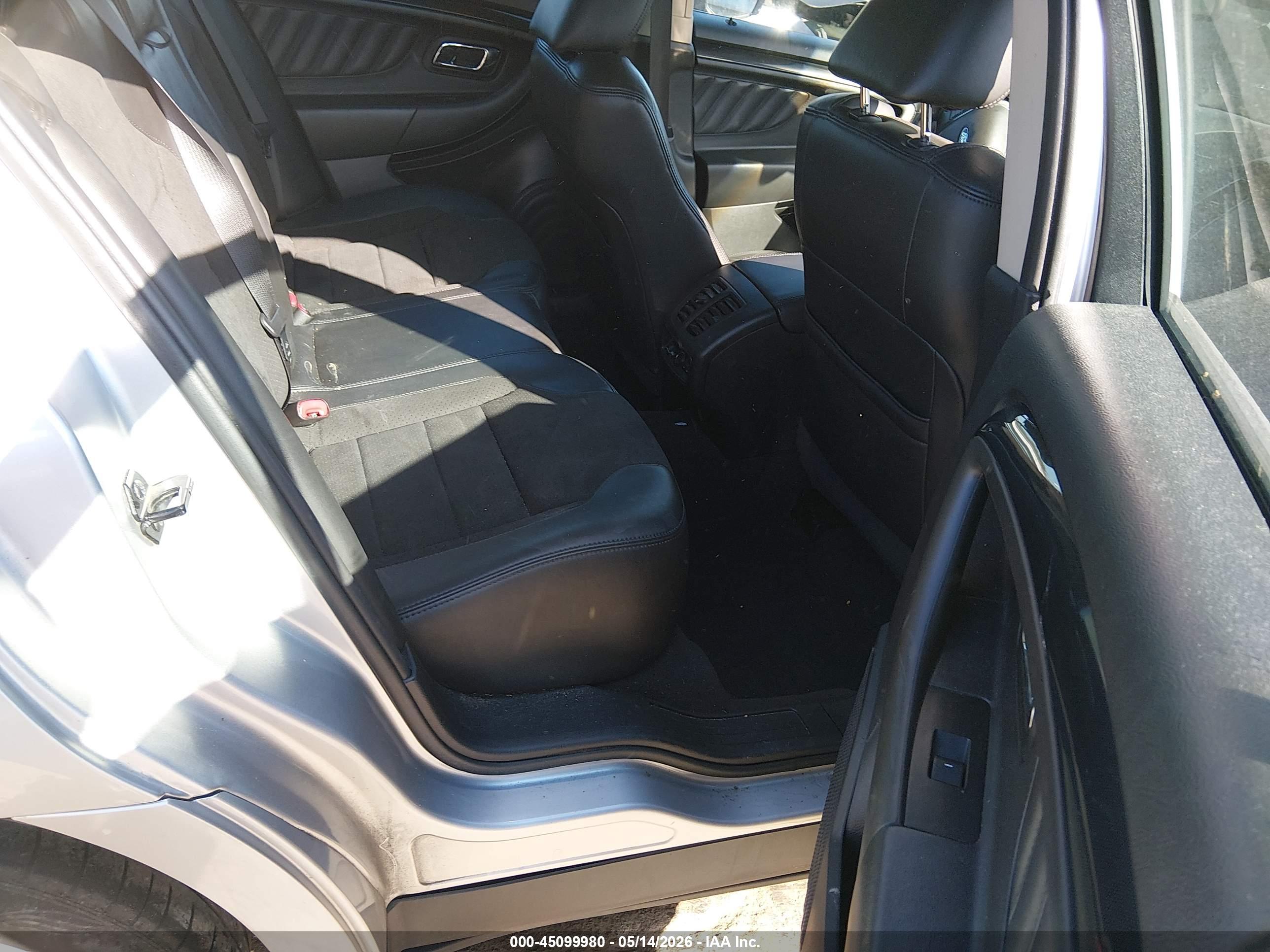 FORD TAURUS image 8