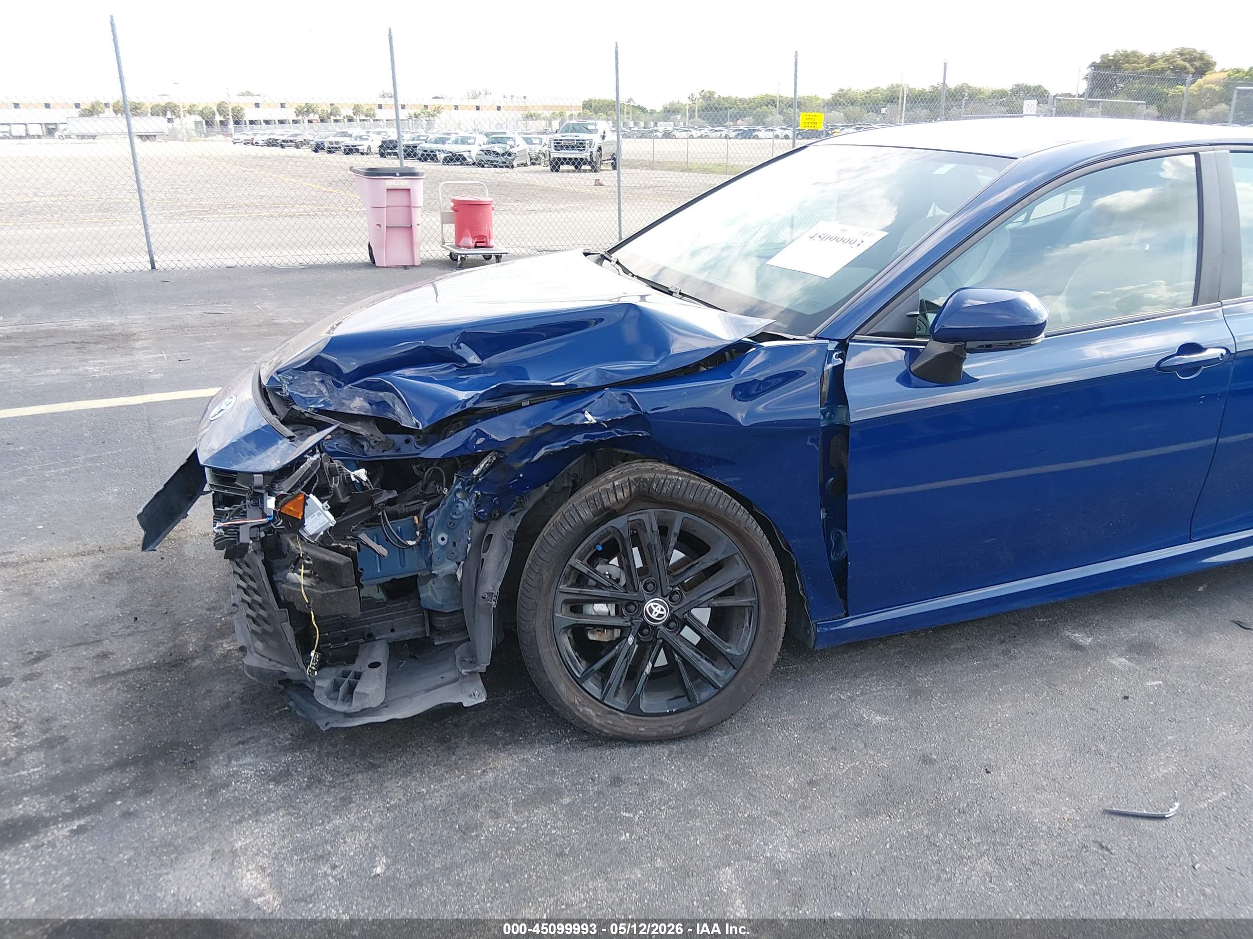 TOYOTA CAMRY image 6