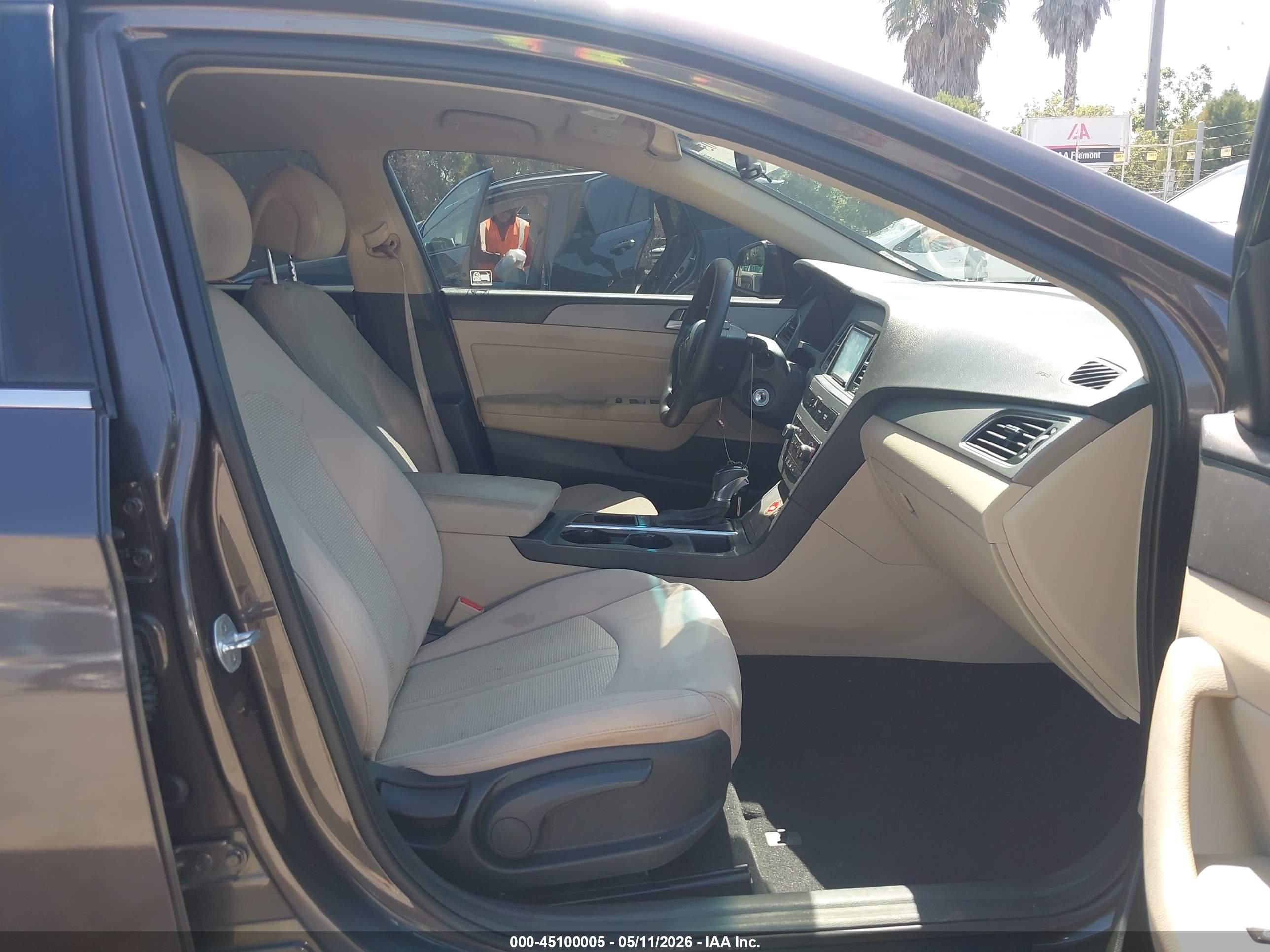 HYUNDAI SONATA image 5