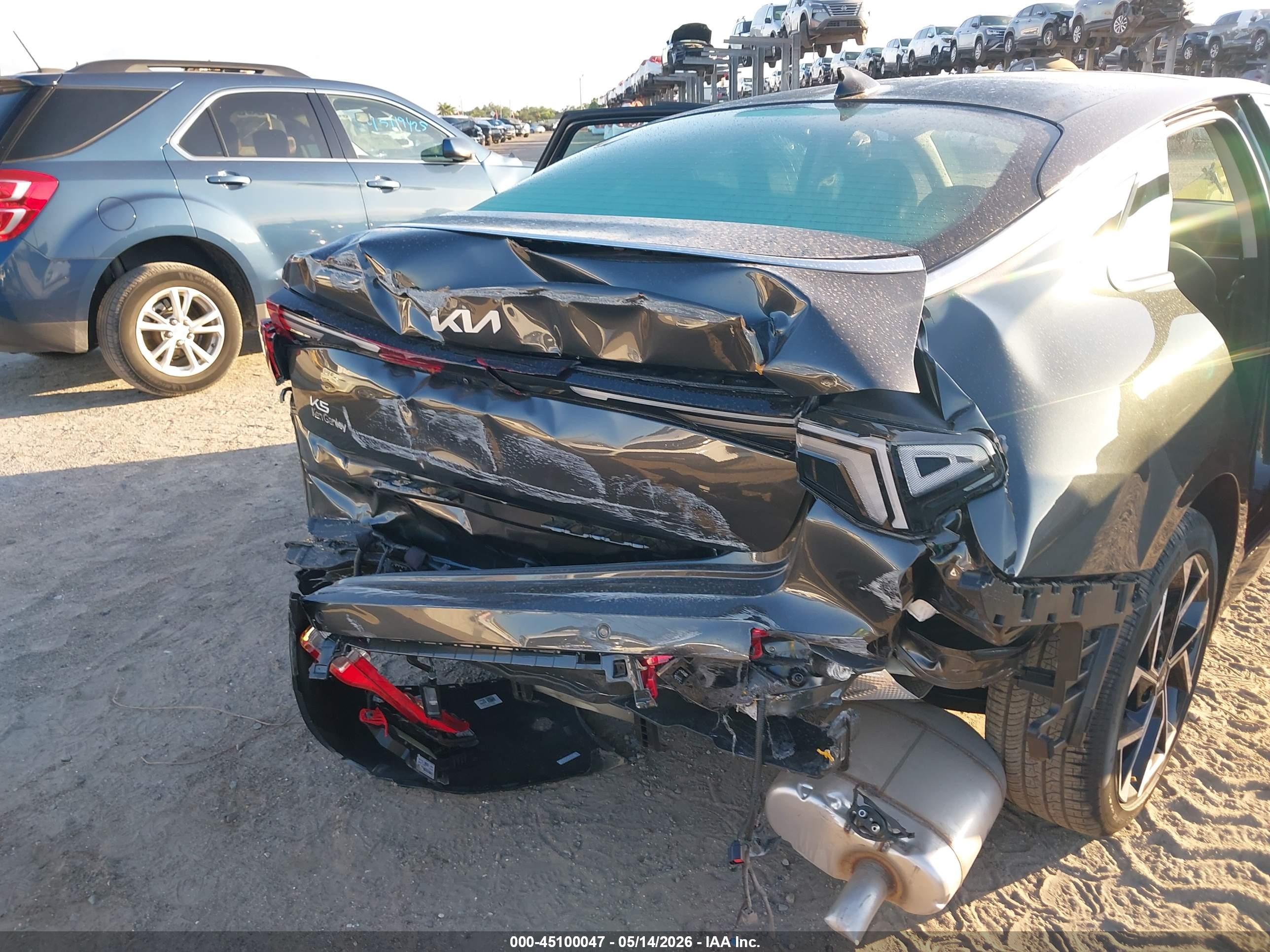 KIA K5 image 6