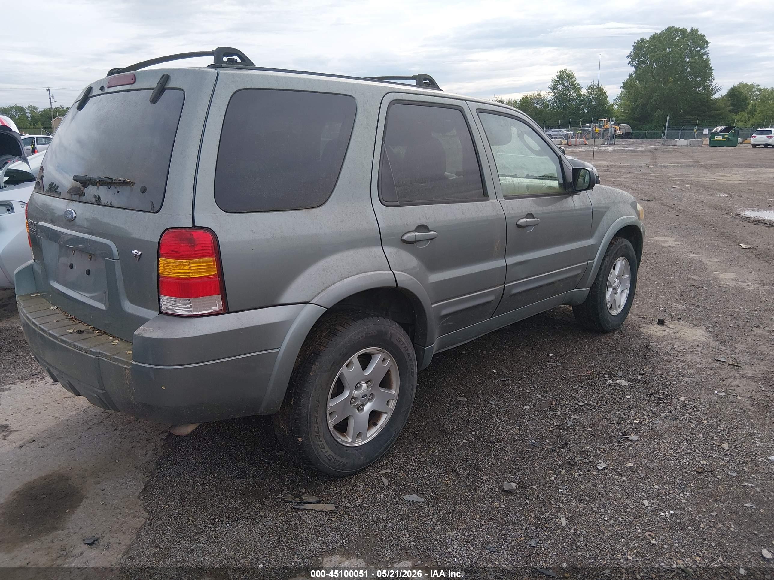 FORD ESCAPE image 4