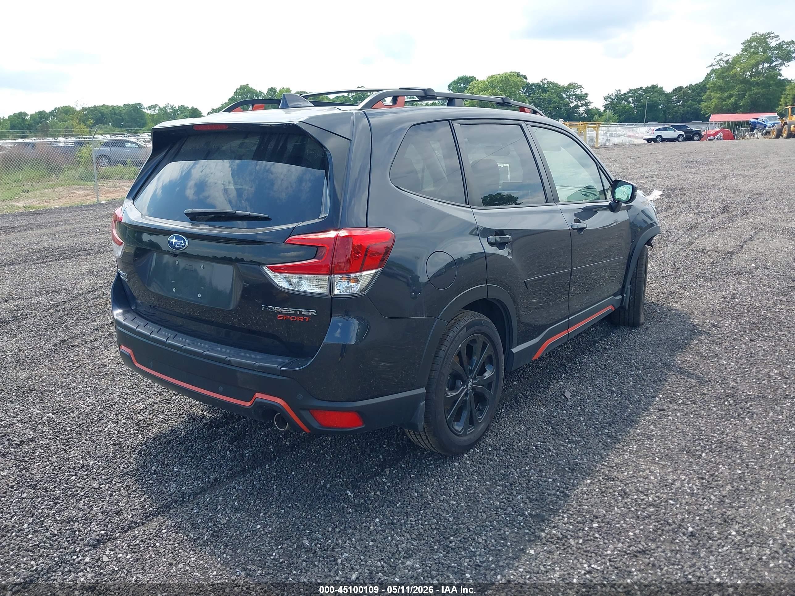 SUBARU FORESTER image 4