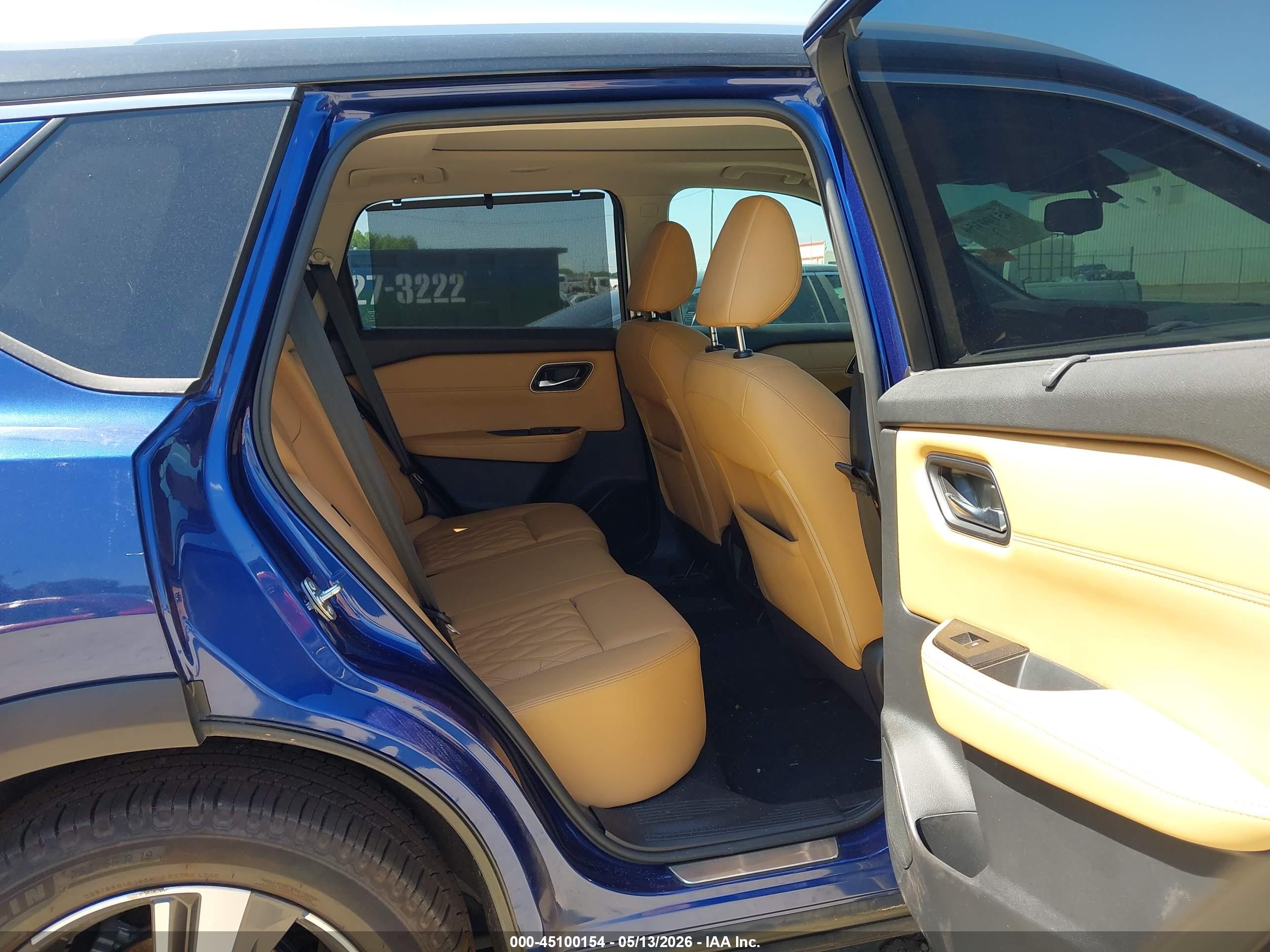 NISSAN ROGUE image 8