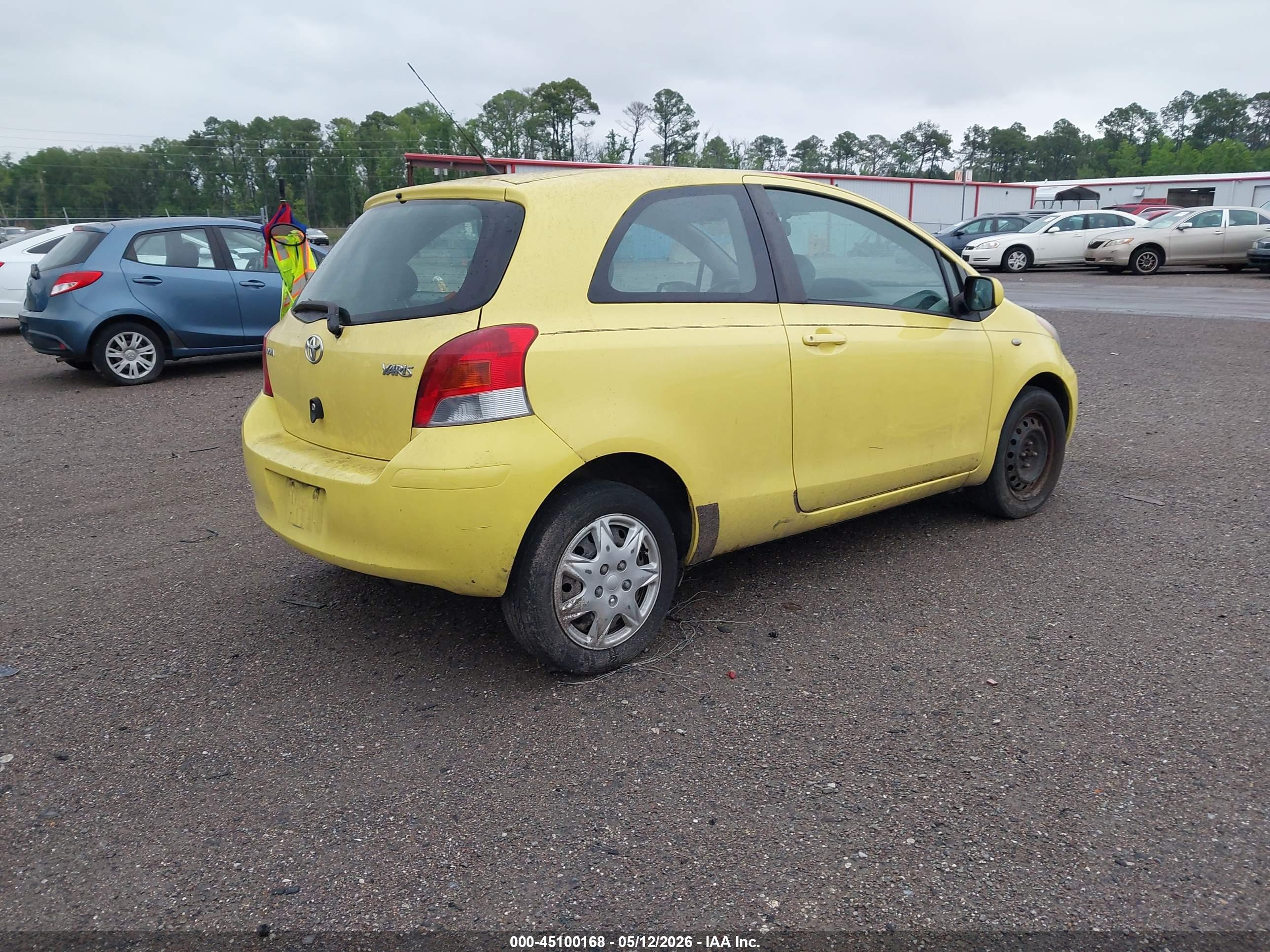 TOYOTA YARIS image 4