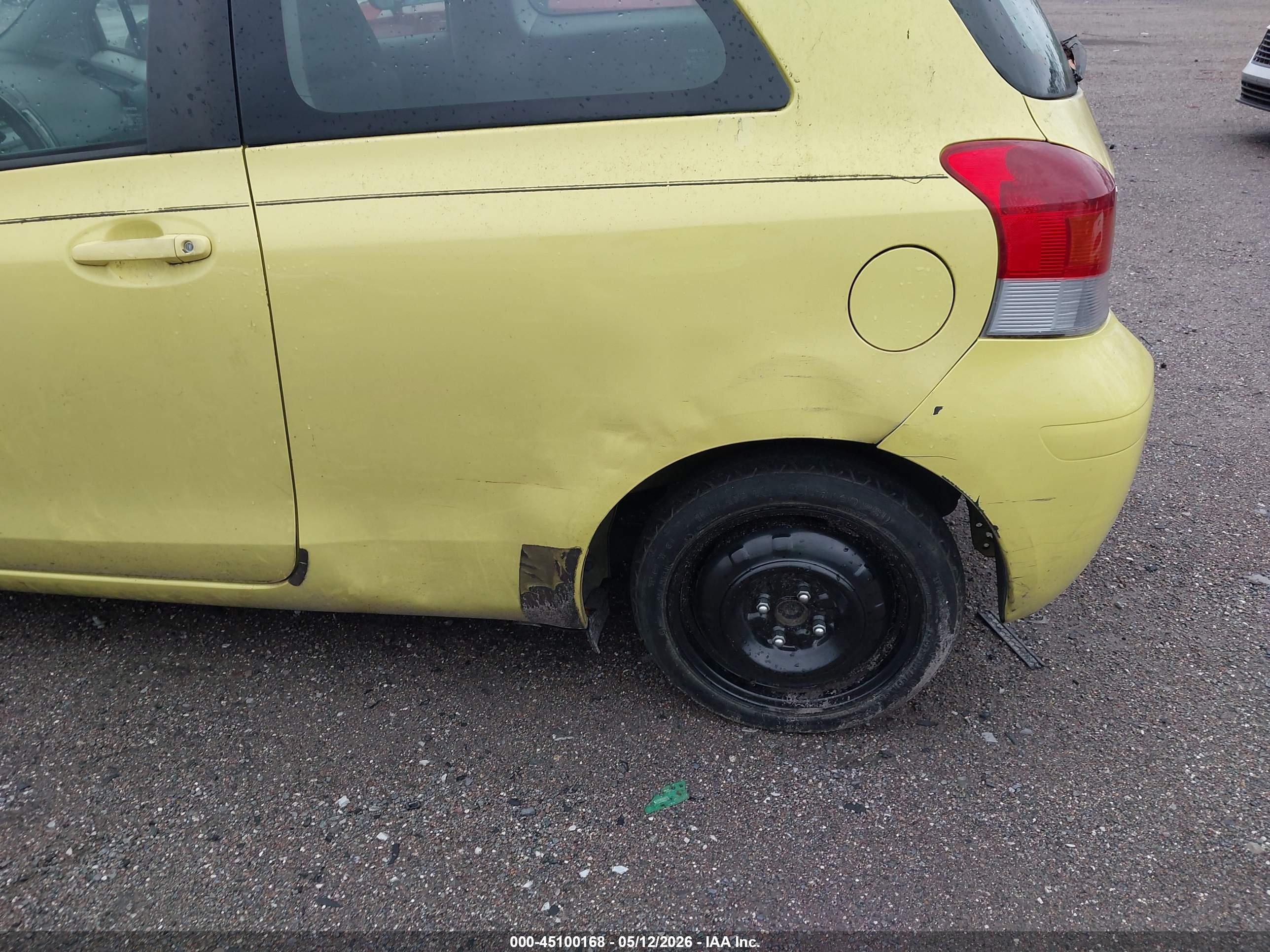 TOYOTA YARIS image 6