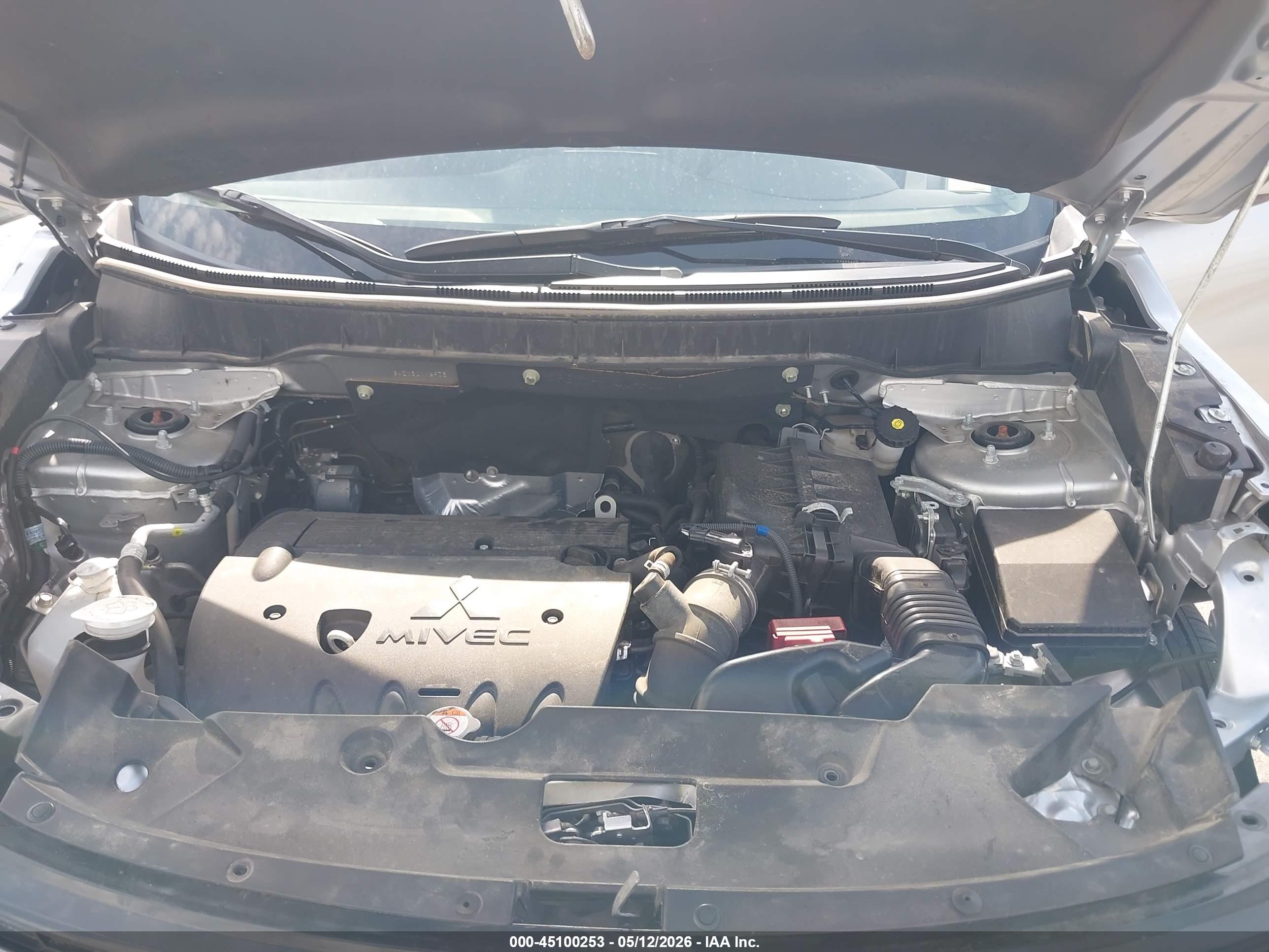 MITSUBISHI OUTLANDER image 10