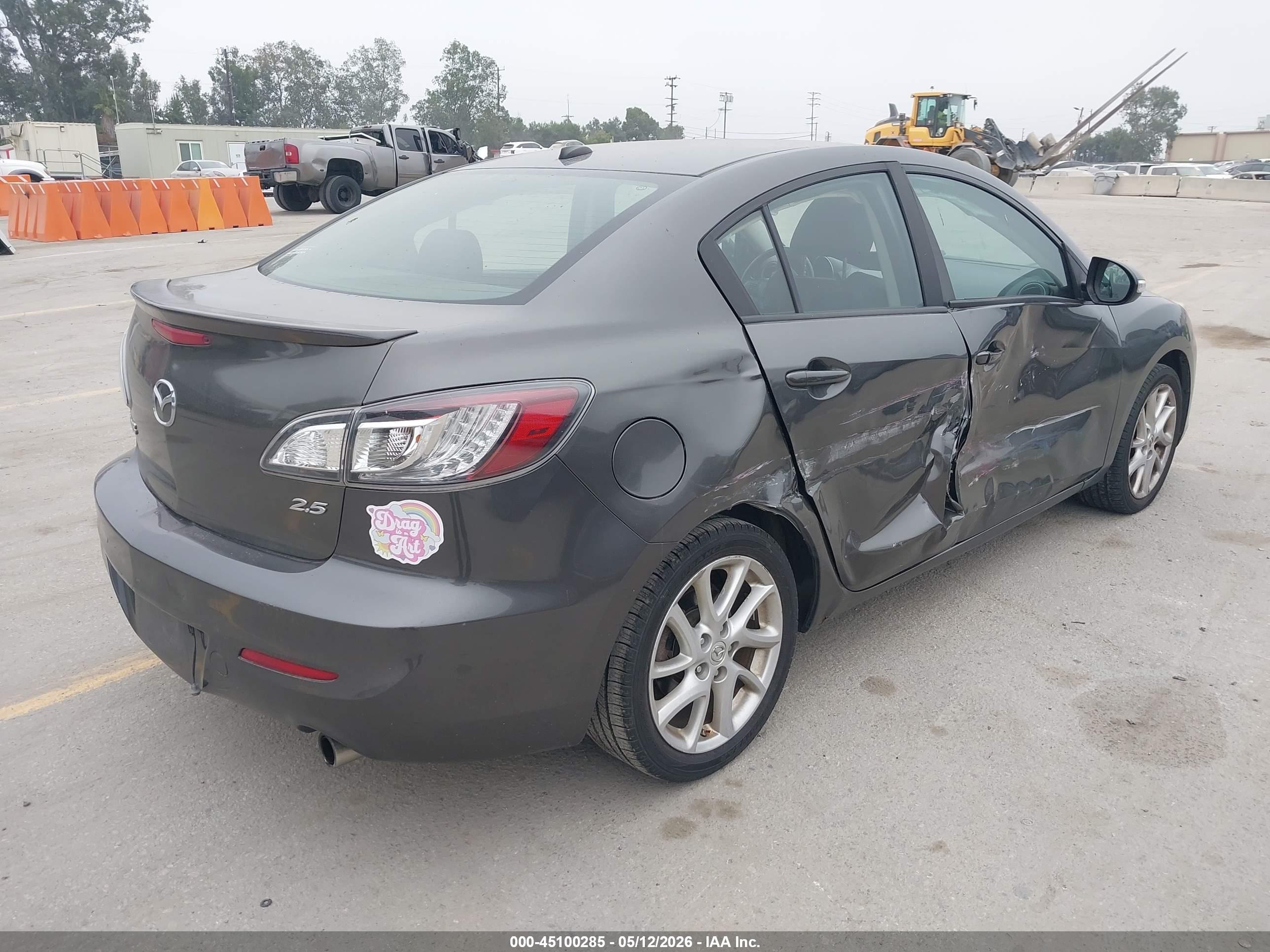 MAZDA MAZDA3 image 4